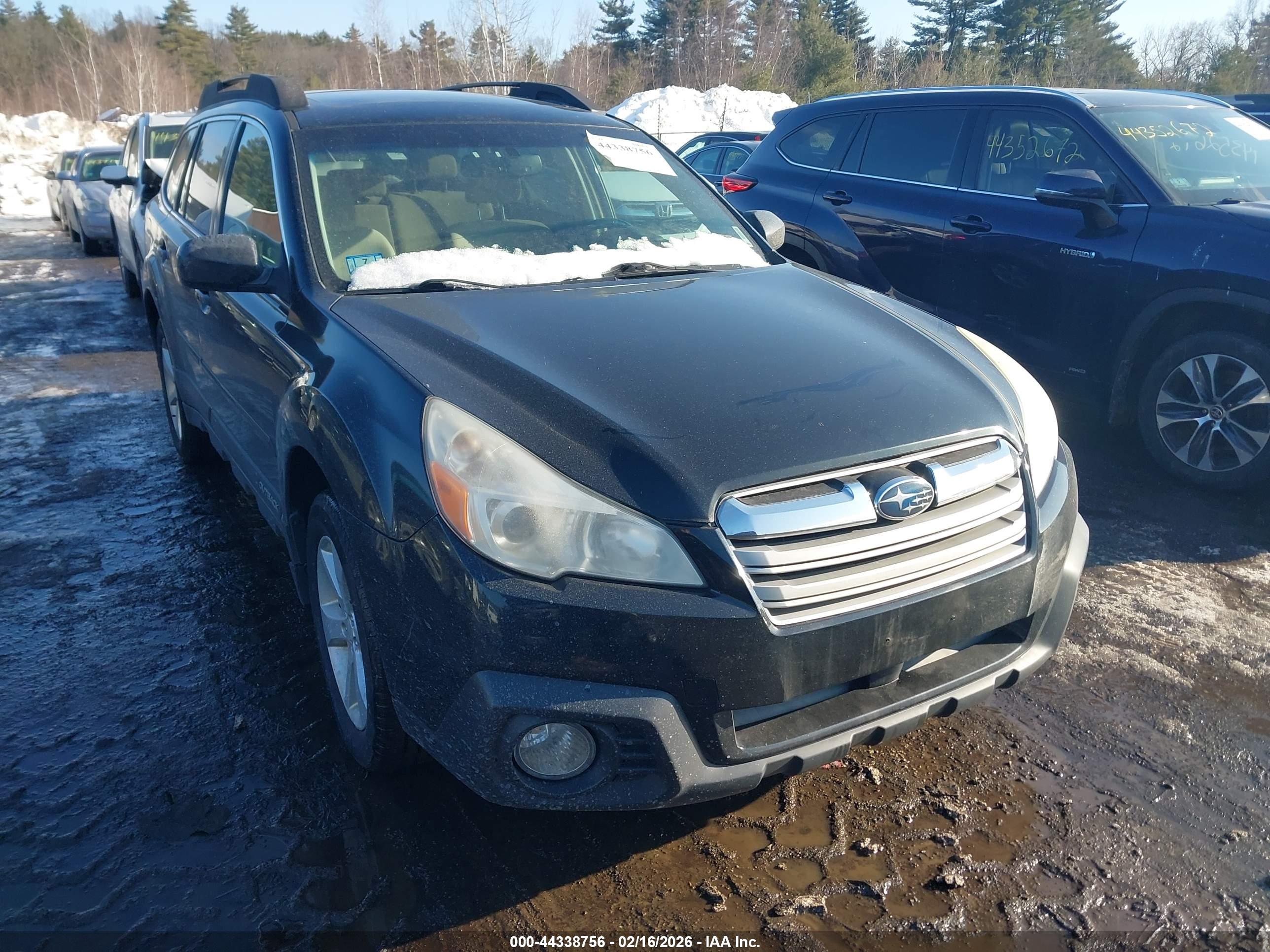 SUBARU OUTBACK image 6