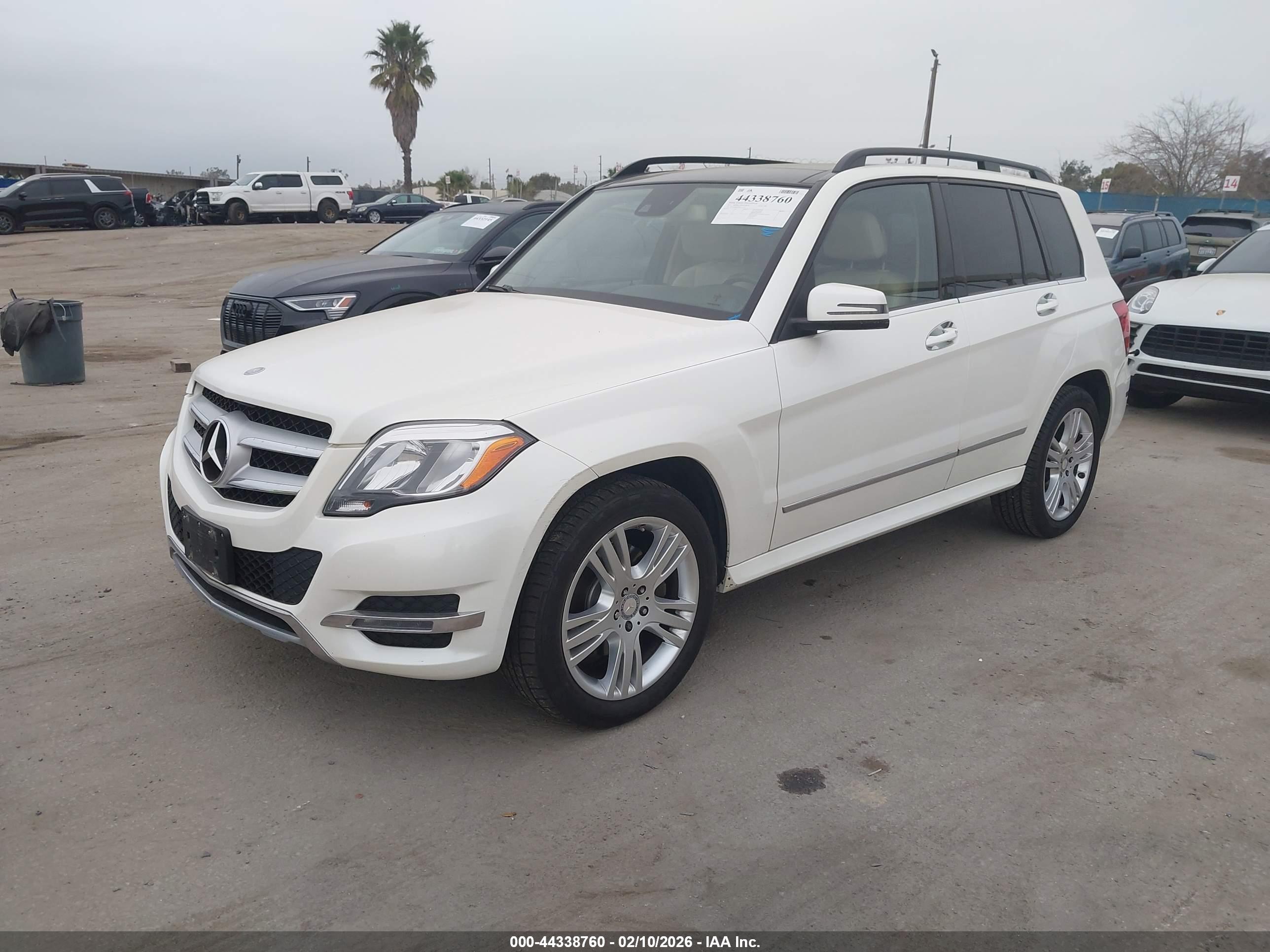 MERCEDES-BENZ GLK image 2