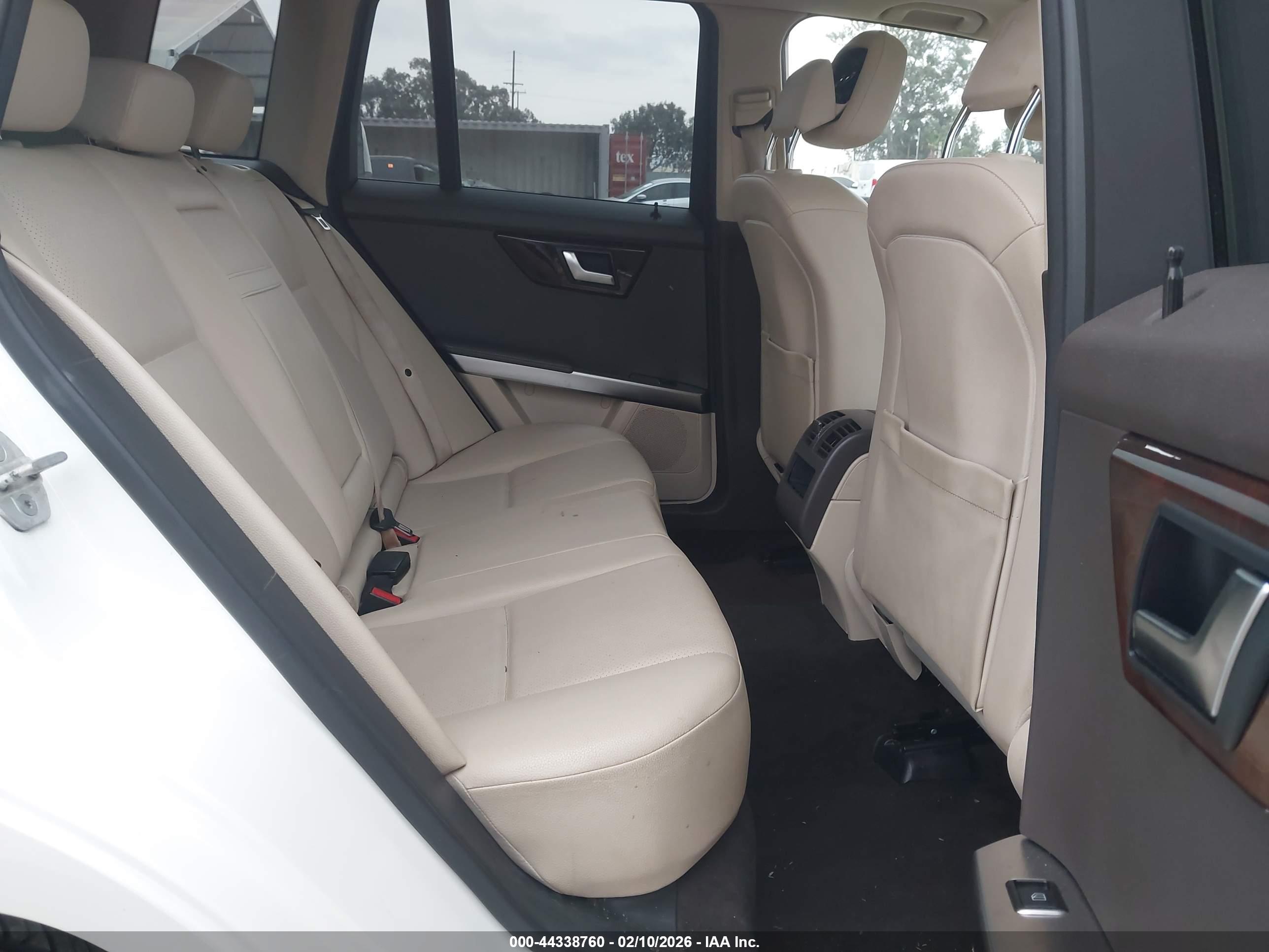 MERCEDES-BENZ GLK image 8