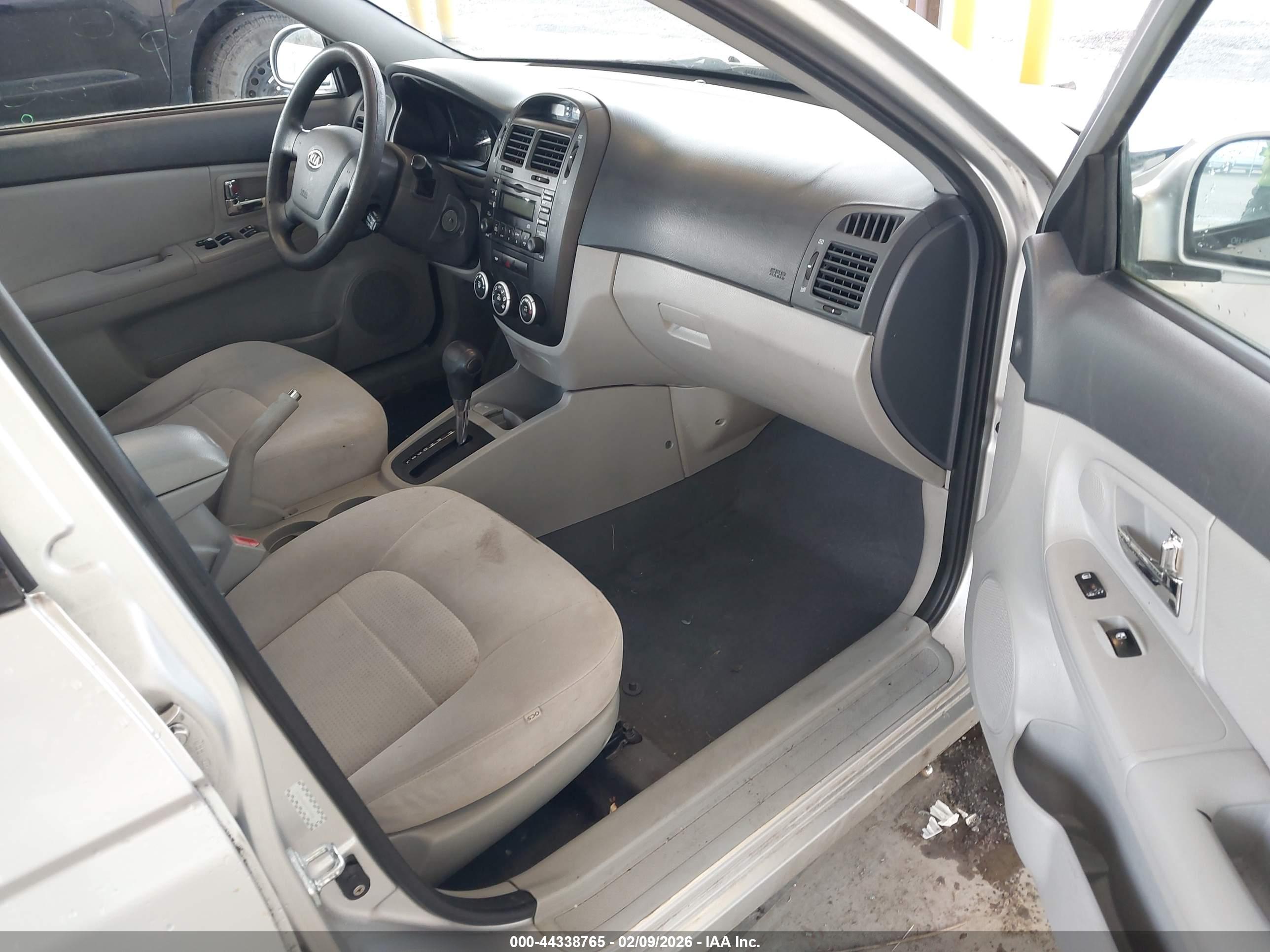 KIA SPECTRA image 5