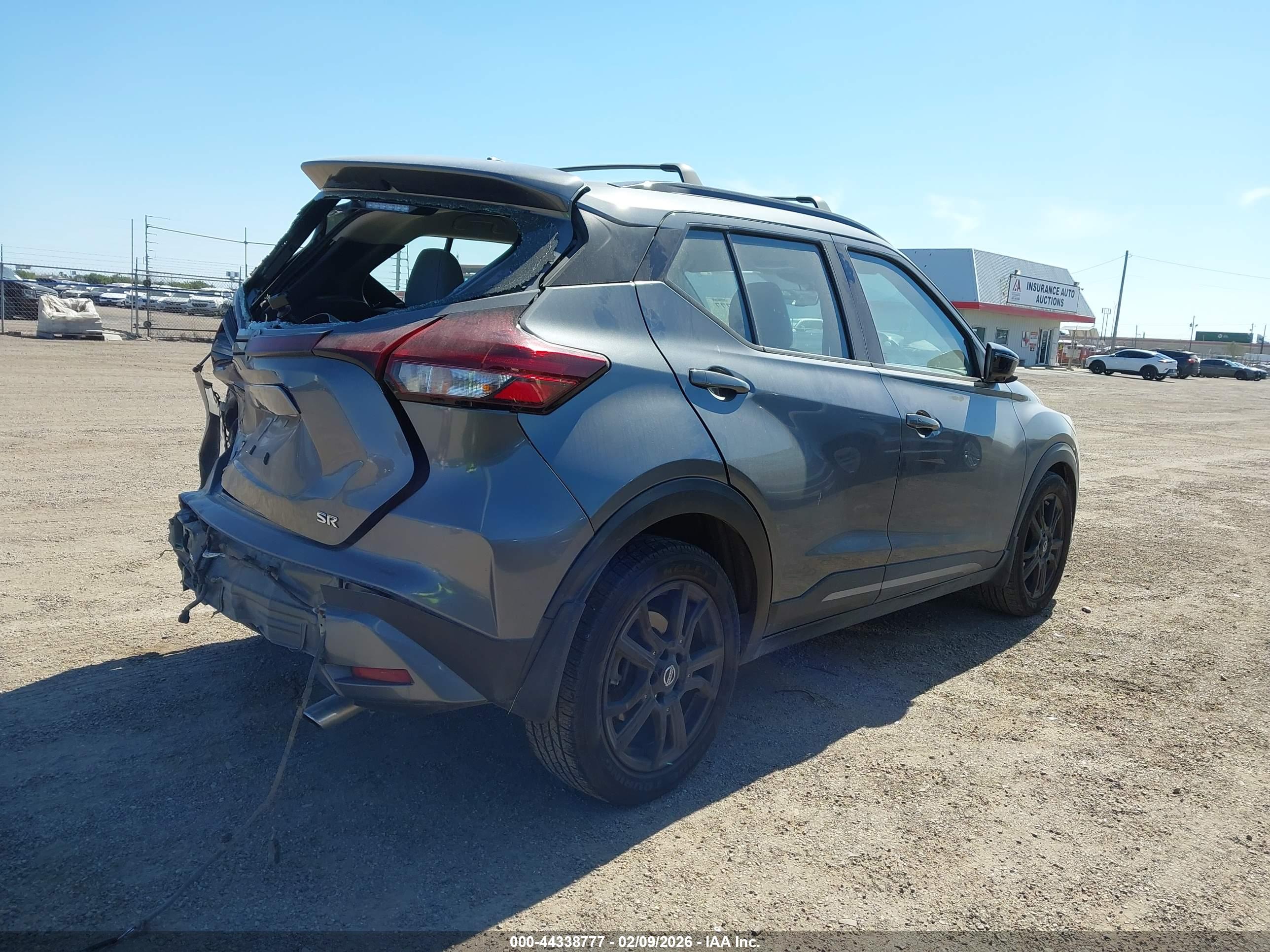 NISSAN KICKS image 4