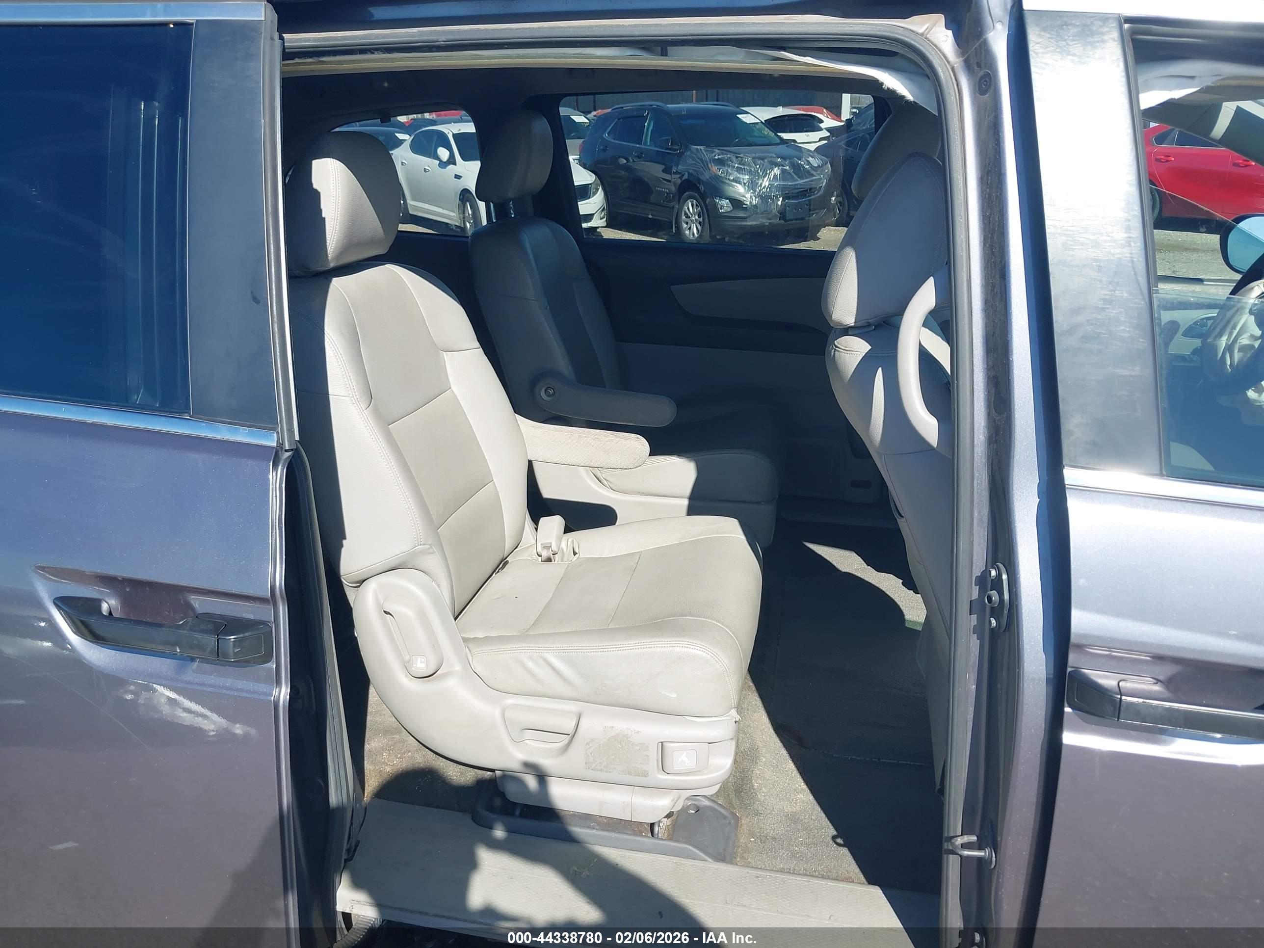 HONDA ODYSSEY image 8