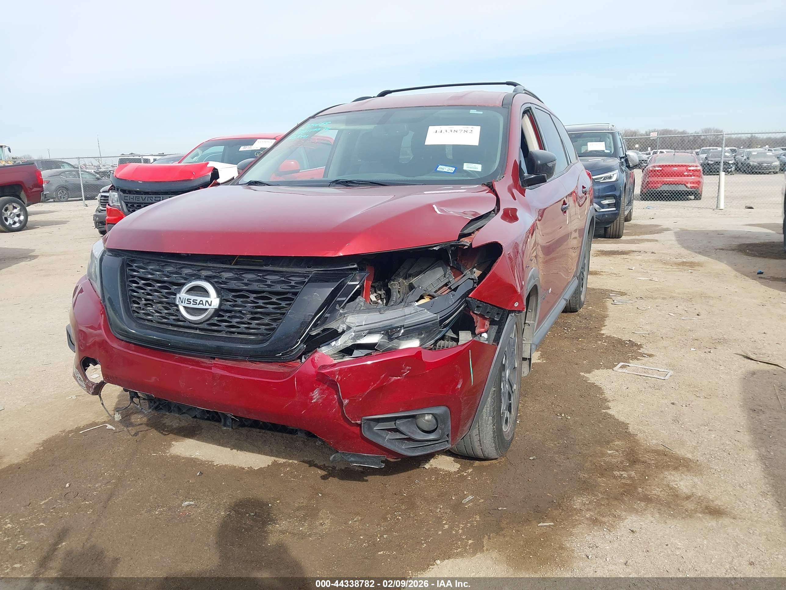 NISSAN PATHFINDER image 2