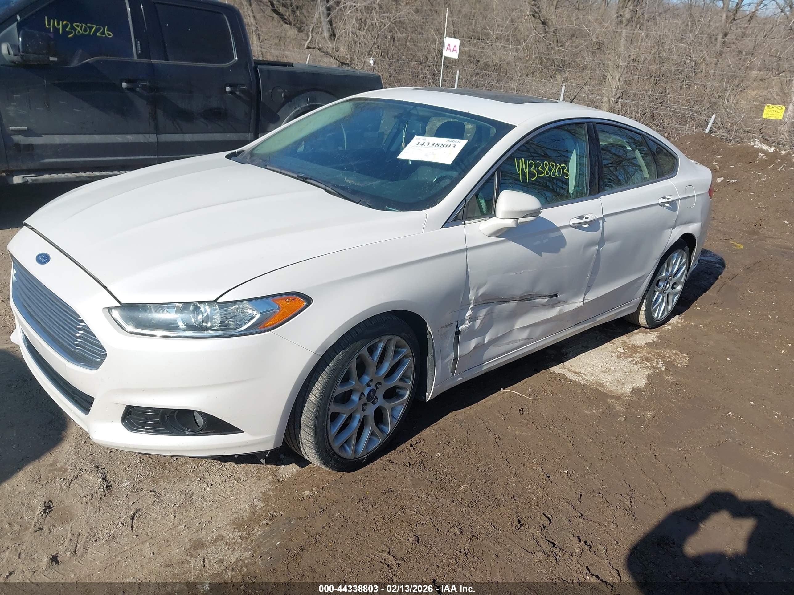 FORD FUSION image 2
