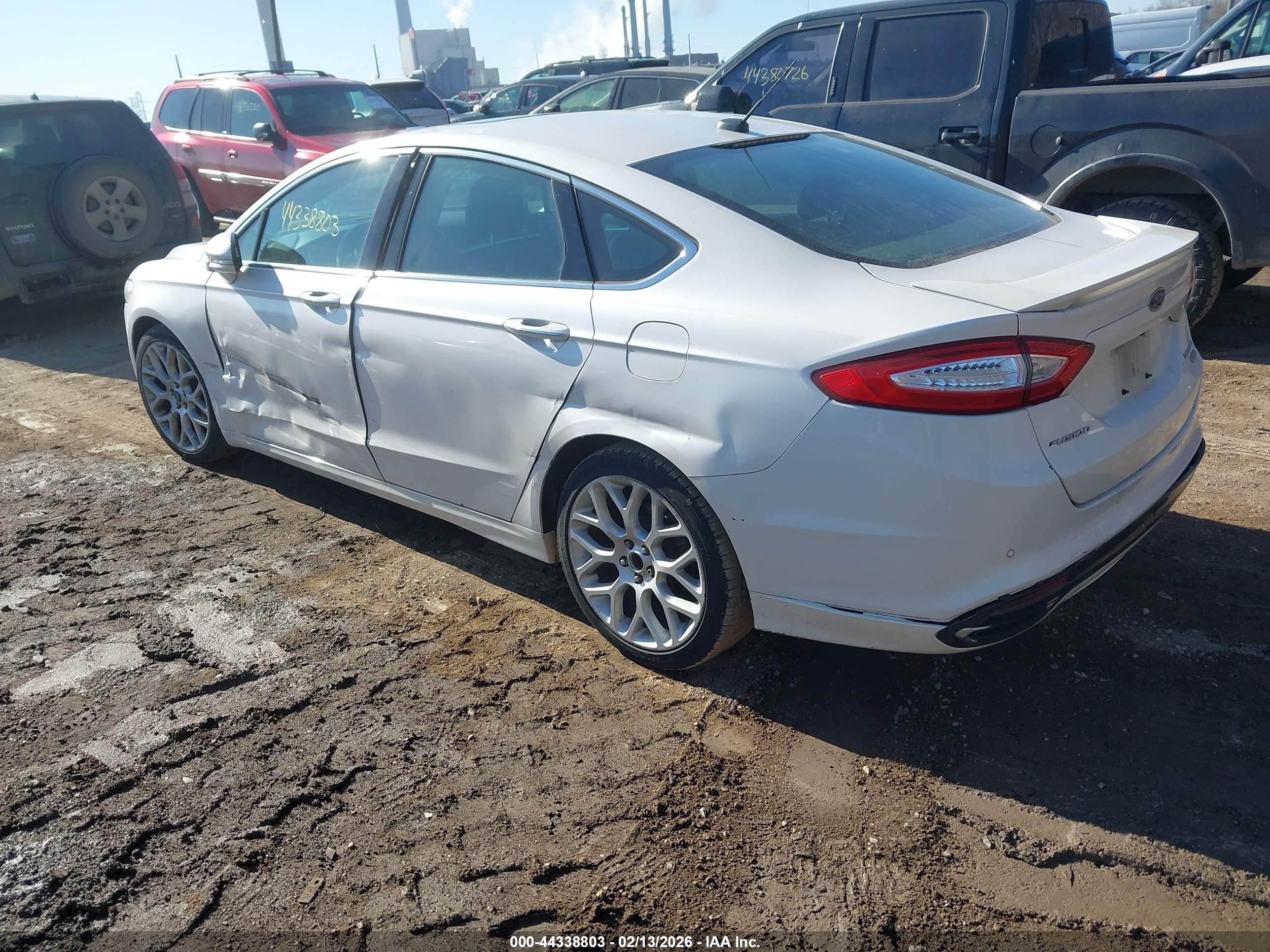 FORD FUSION image 3