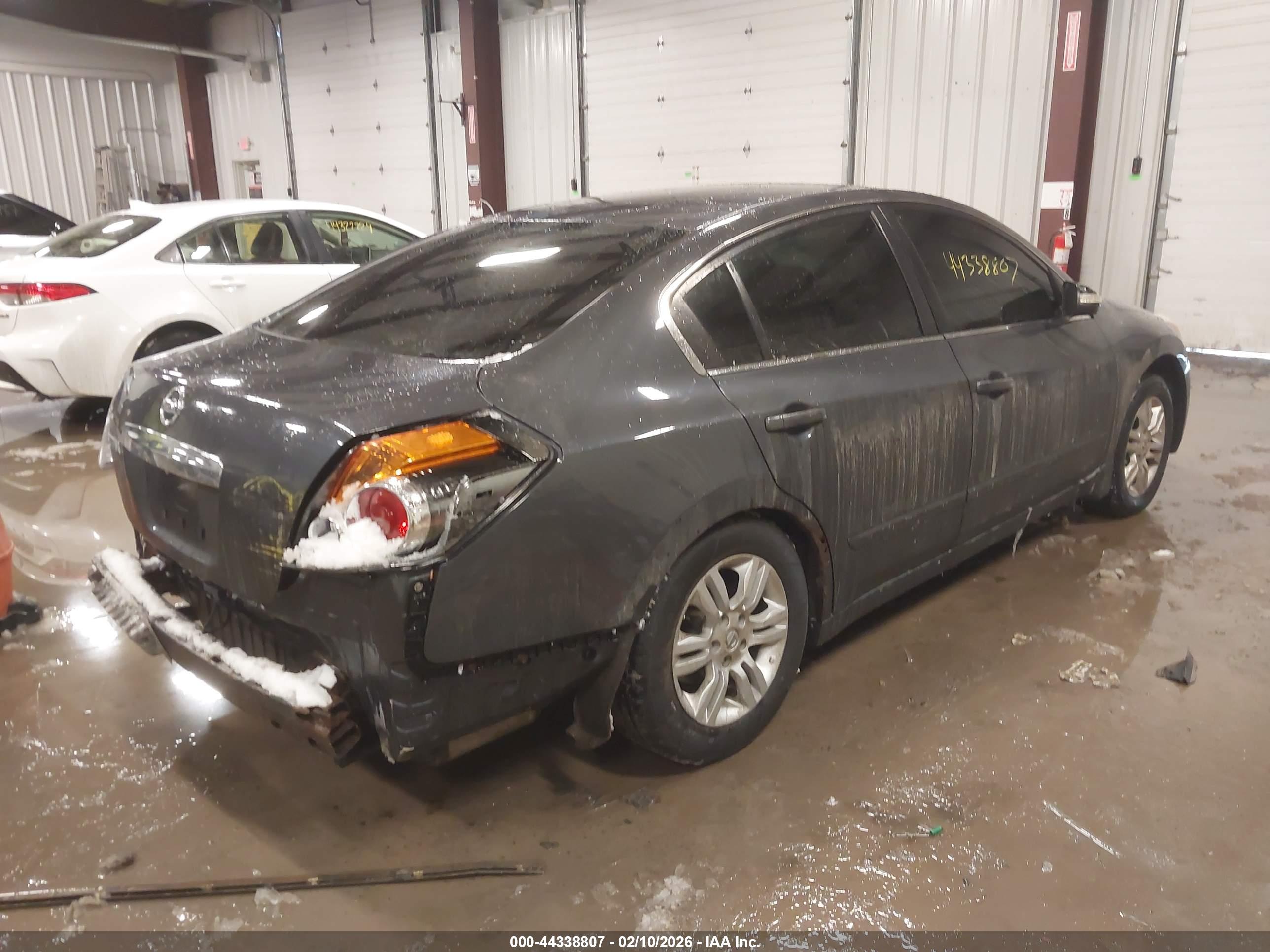 NISSAN ALTIMA image 4
