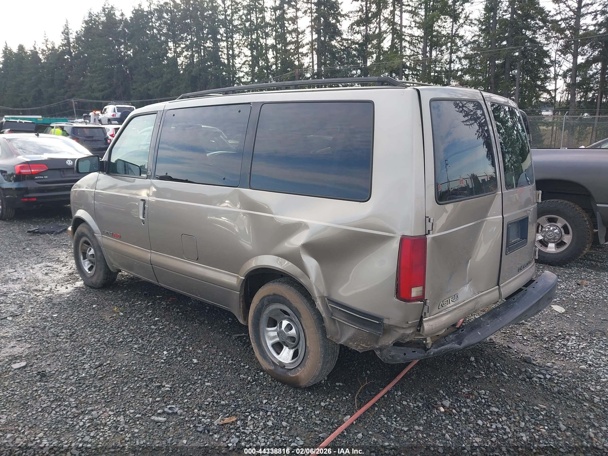 CHEVROLET ASTRO image 3