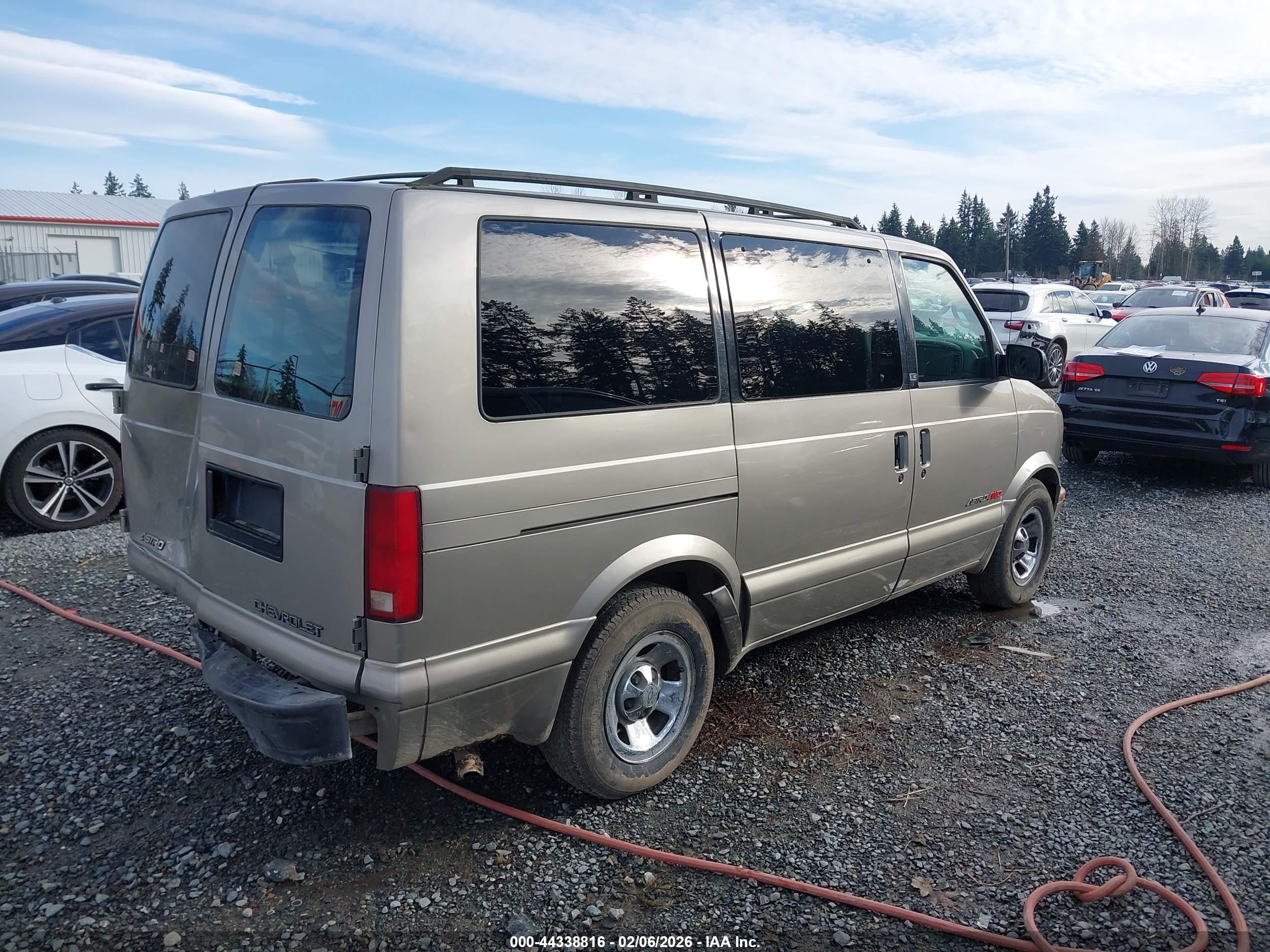 CHEVROLET ASTRO image 4