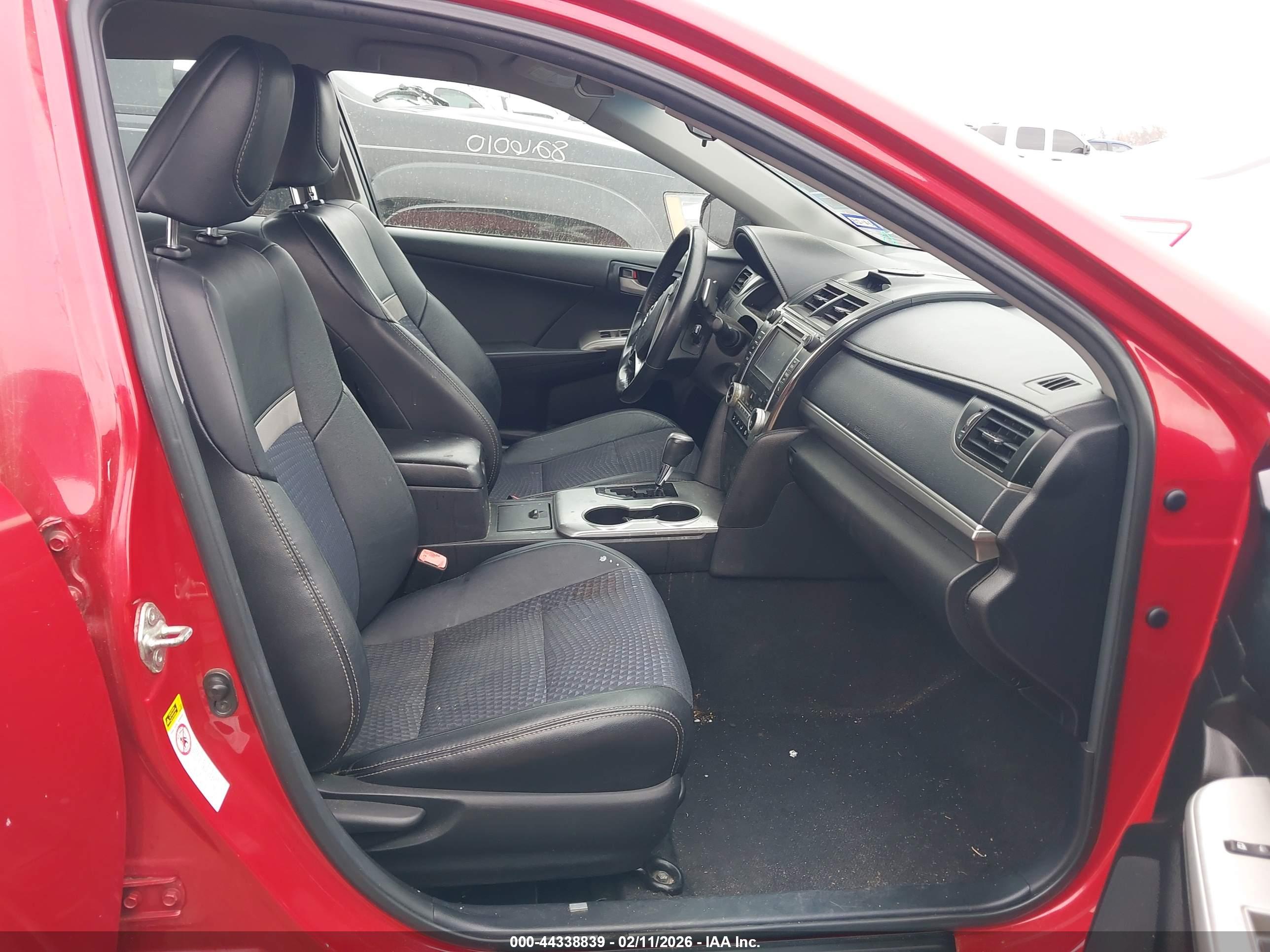 TOYOTA CAMRY image 5