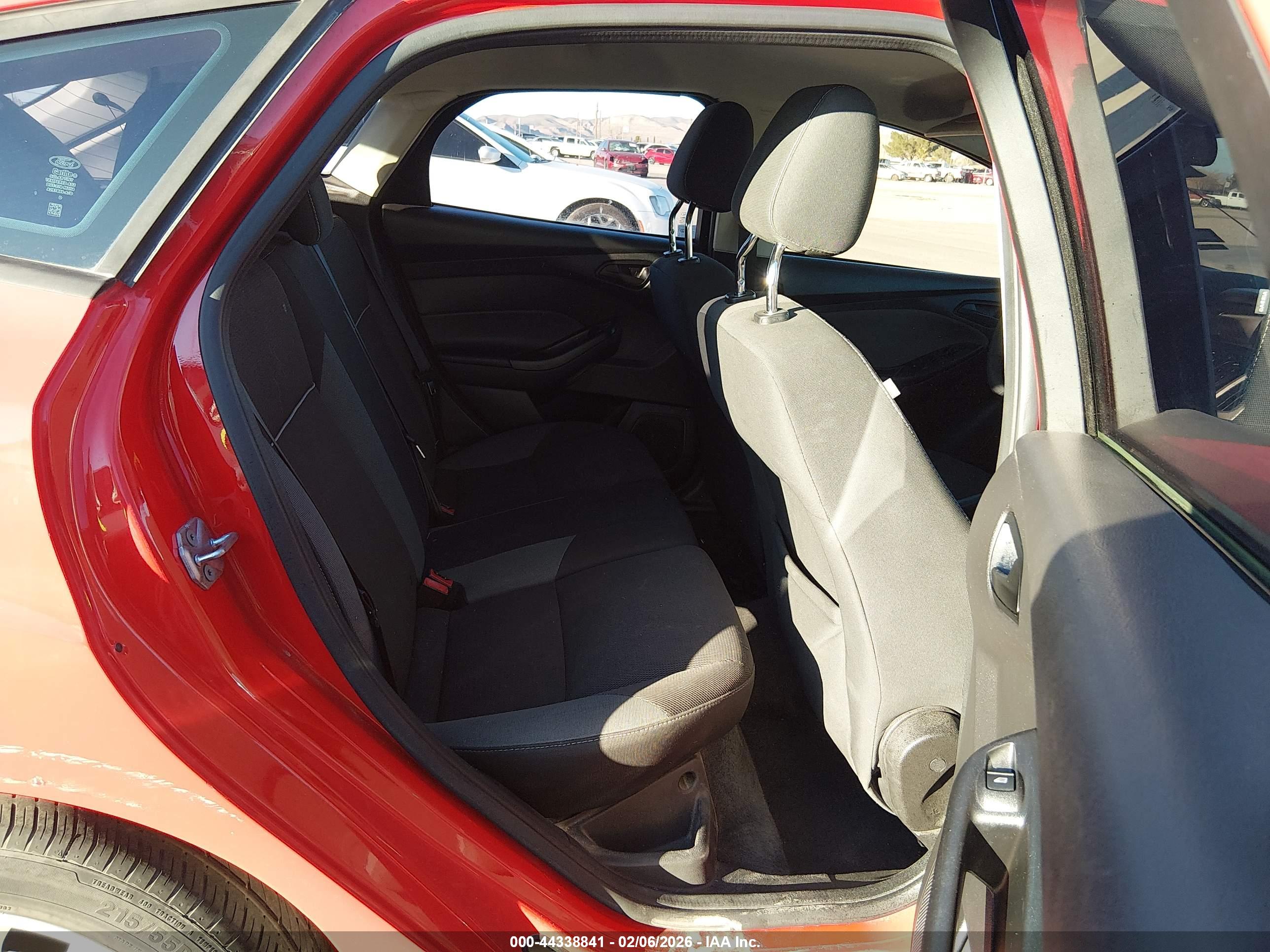FORD FOCUS image 8