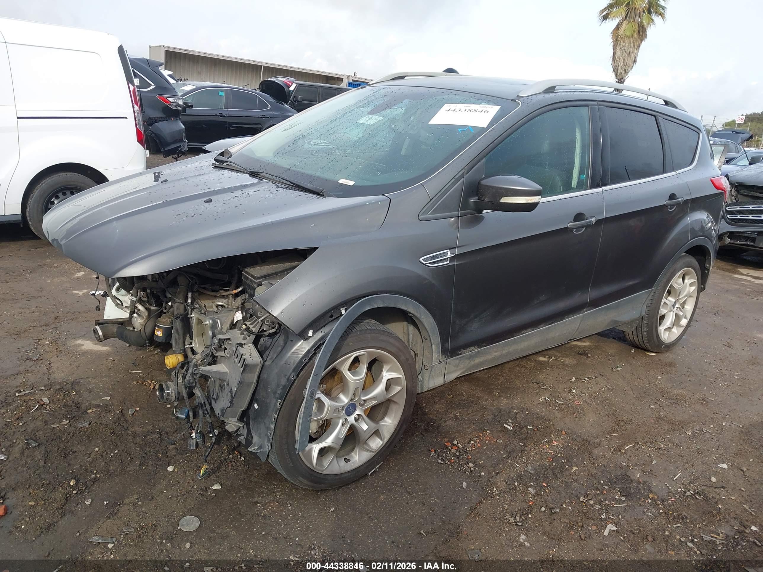 FORD ESCAPE image 2
