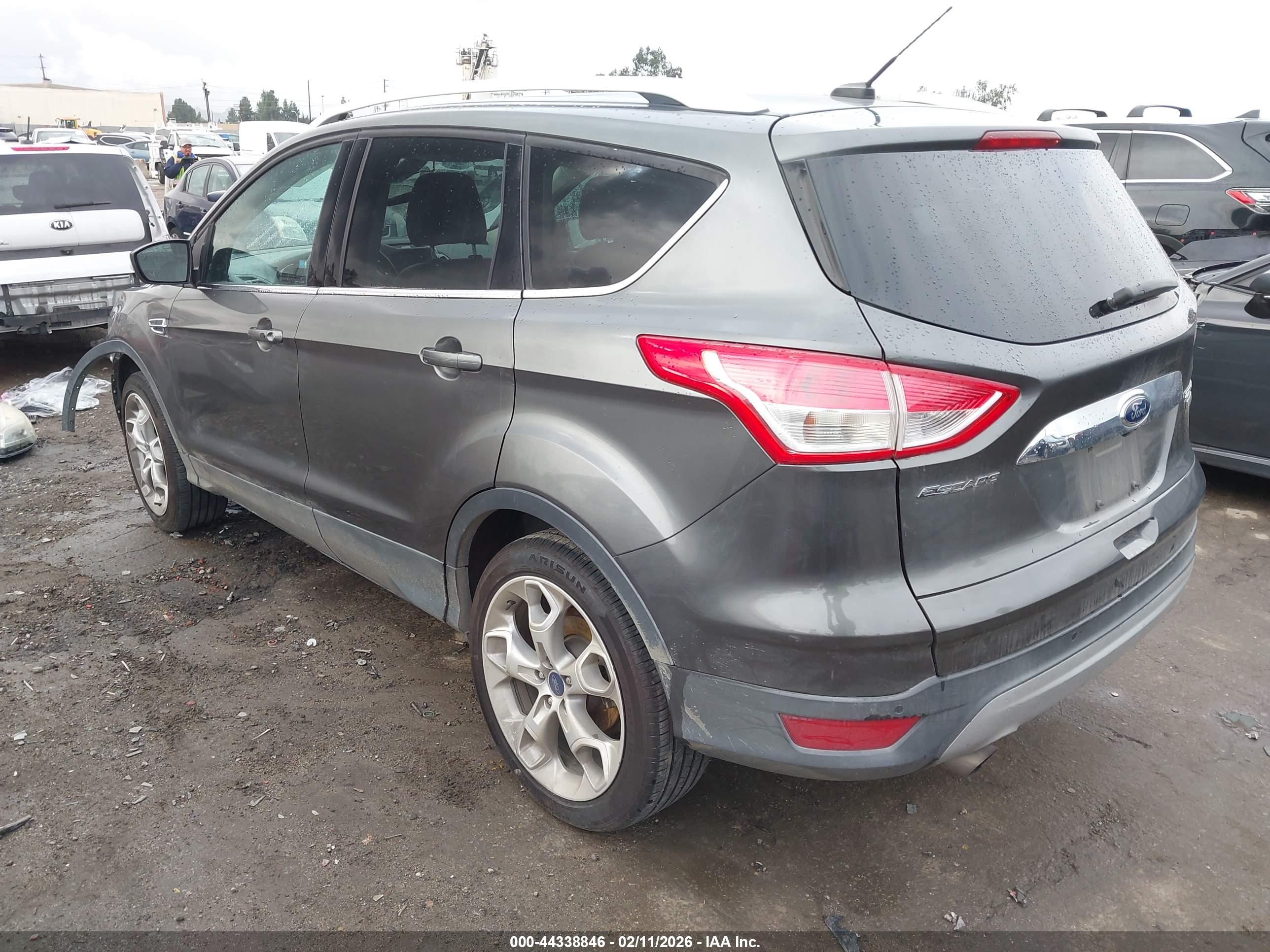 FORD ESCAPE image 3