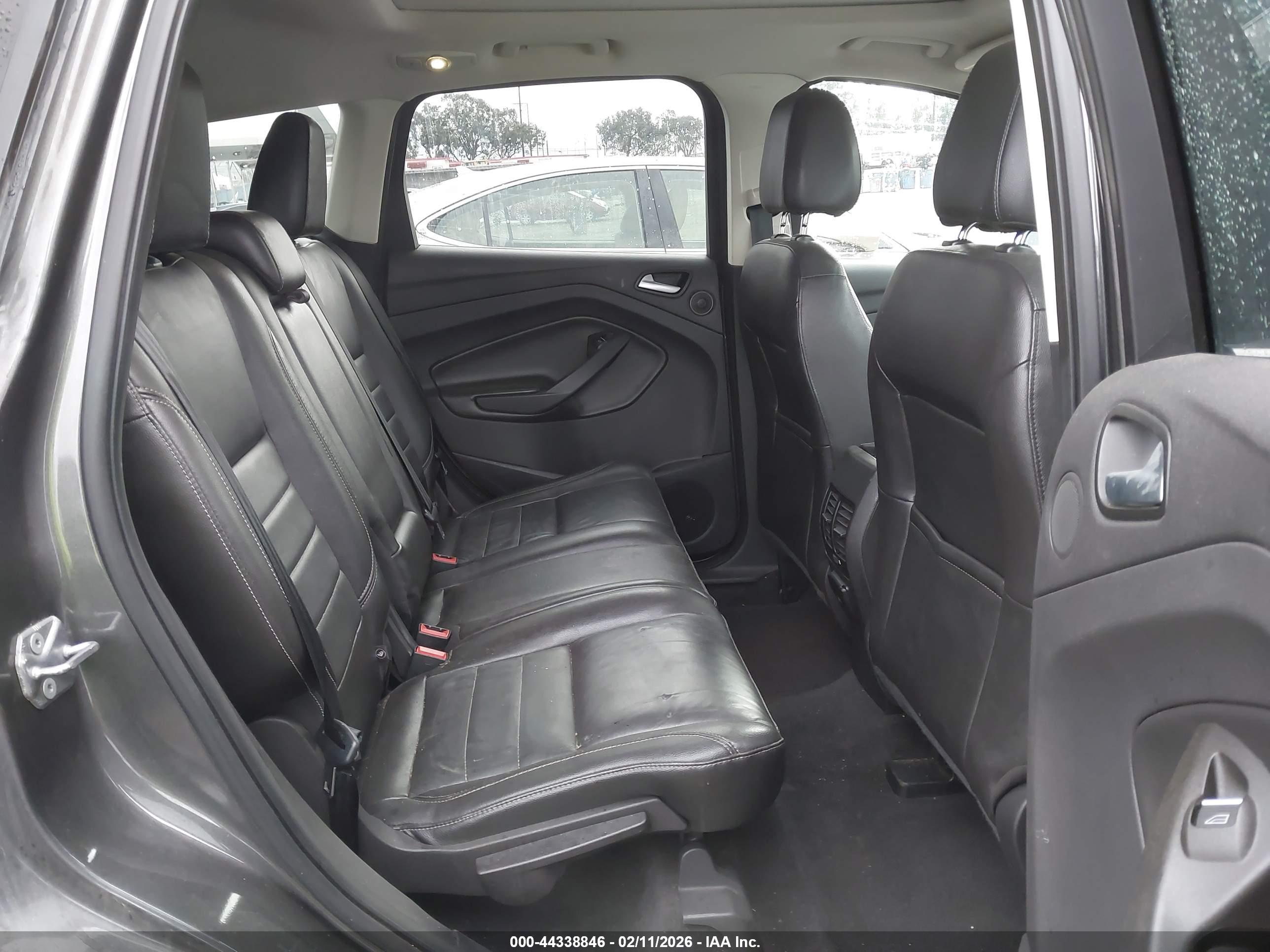 FORD ESCAPE image 8