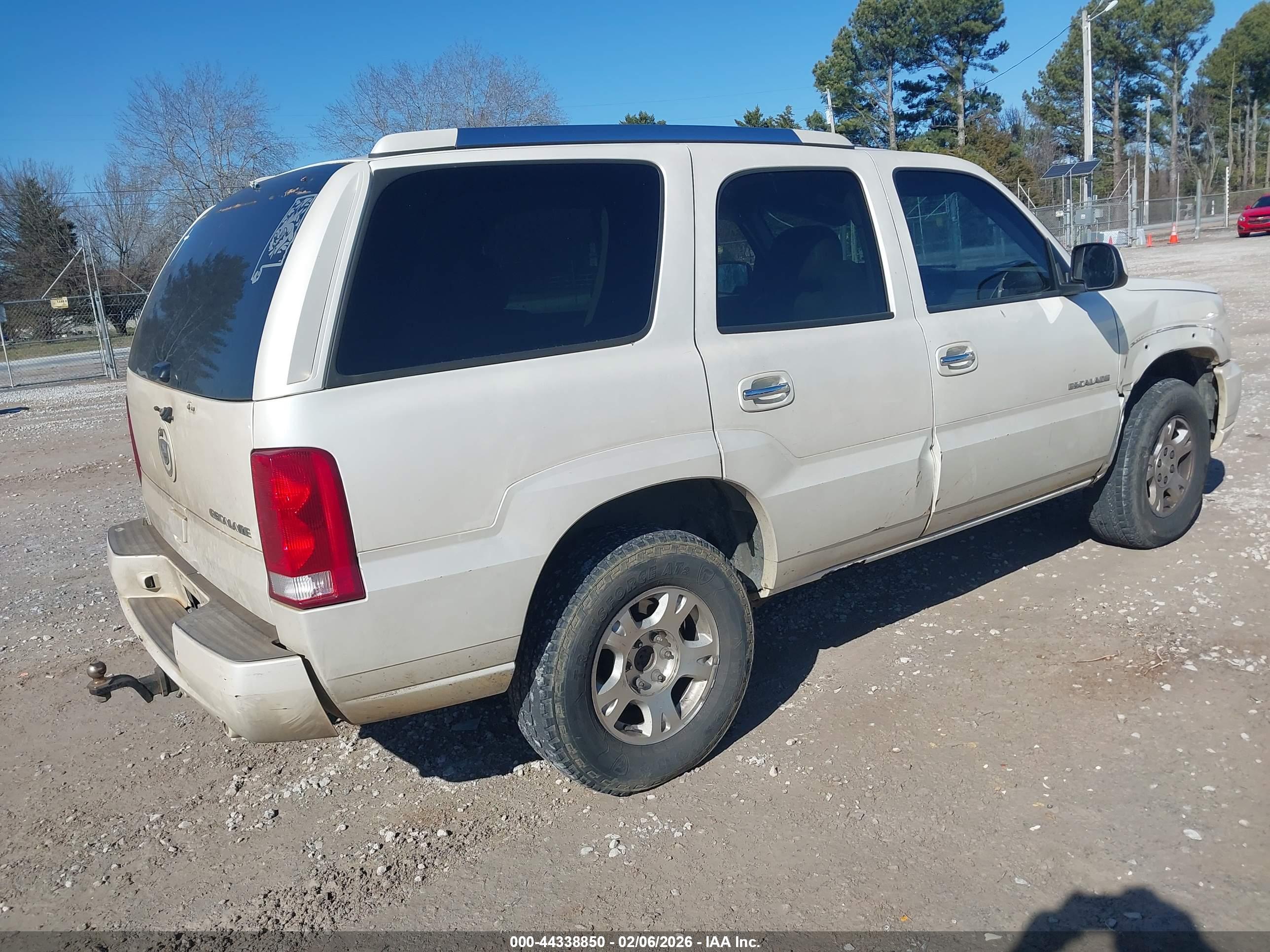 CADILLAC ESCALADE image 4