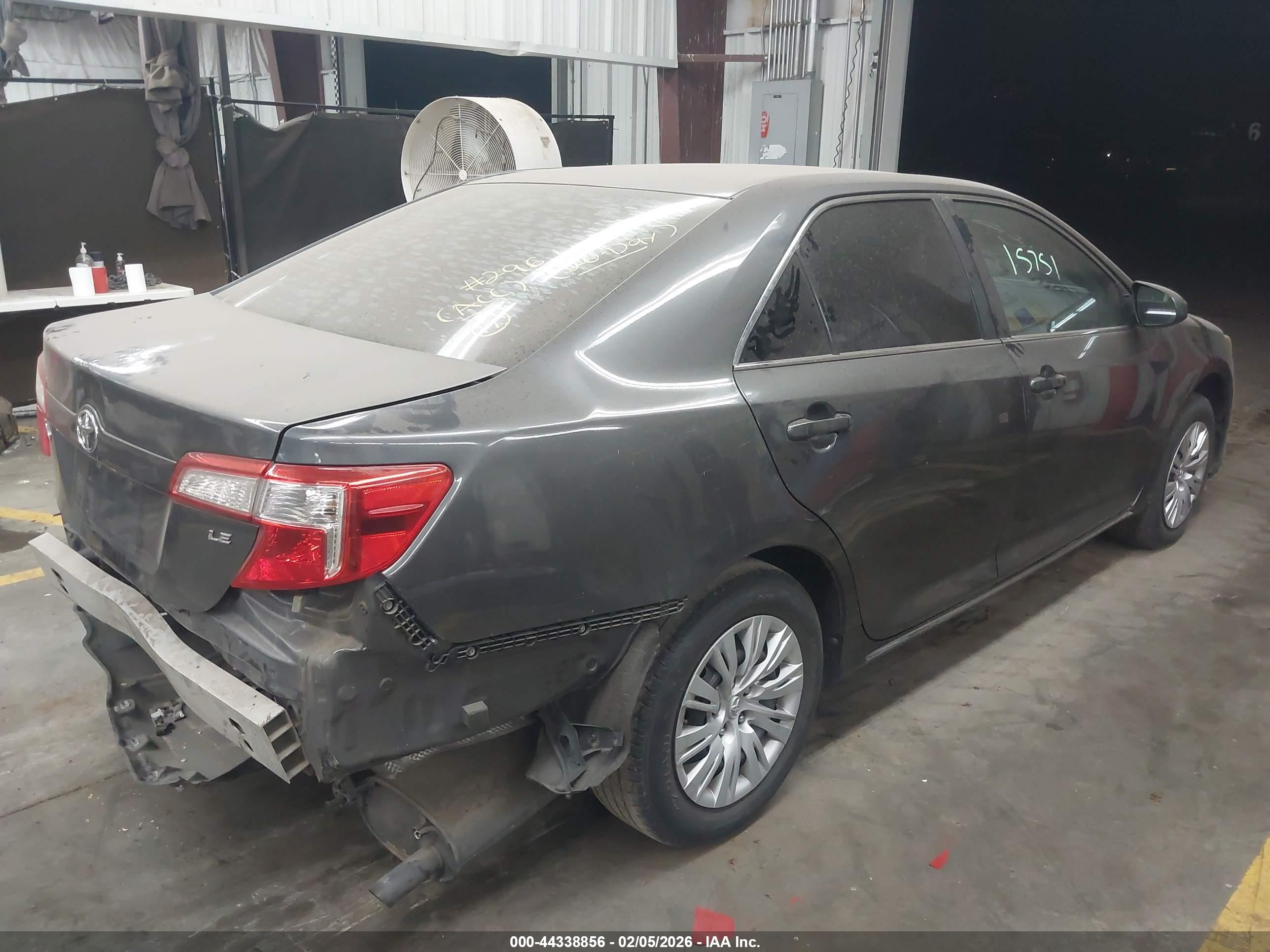TOYOTA CAMRY image 4