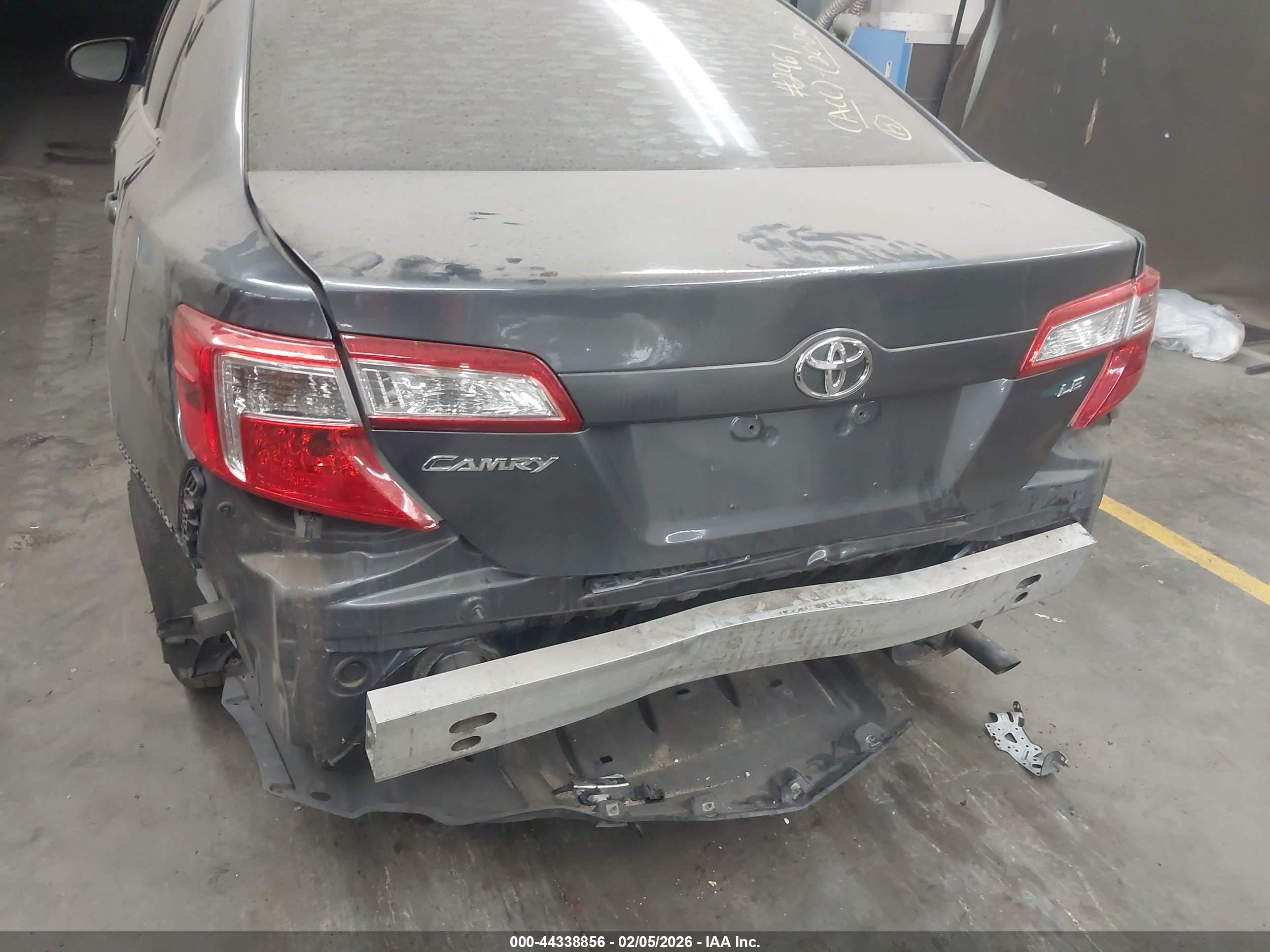 TOYOTA CAMRY image 6