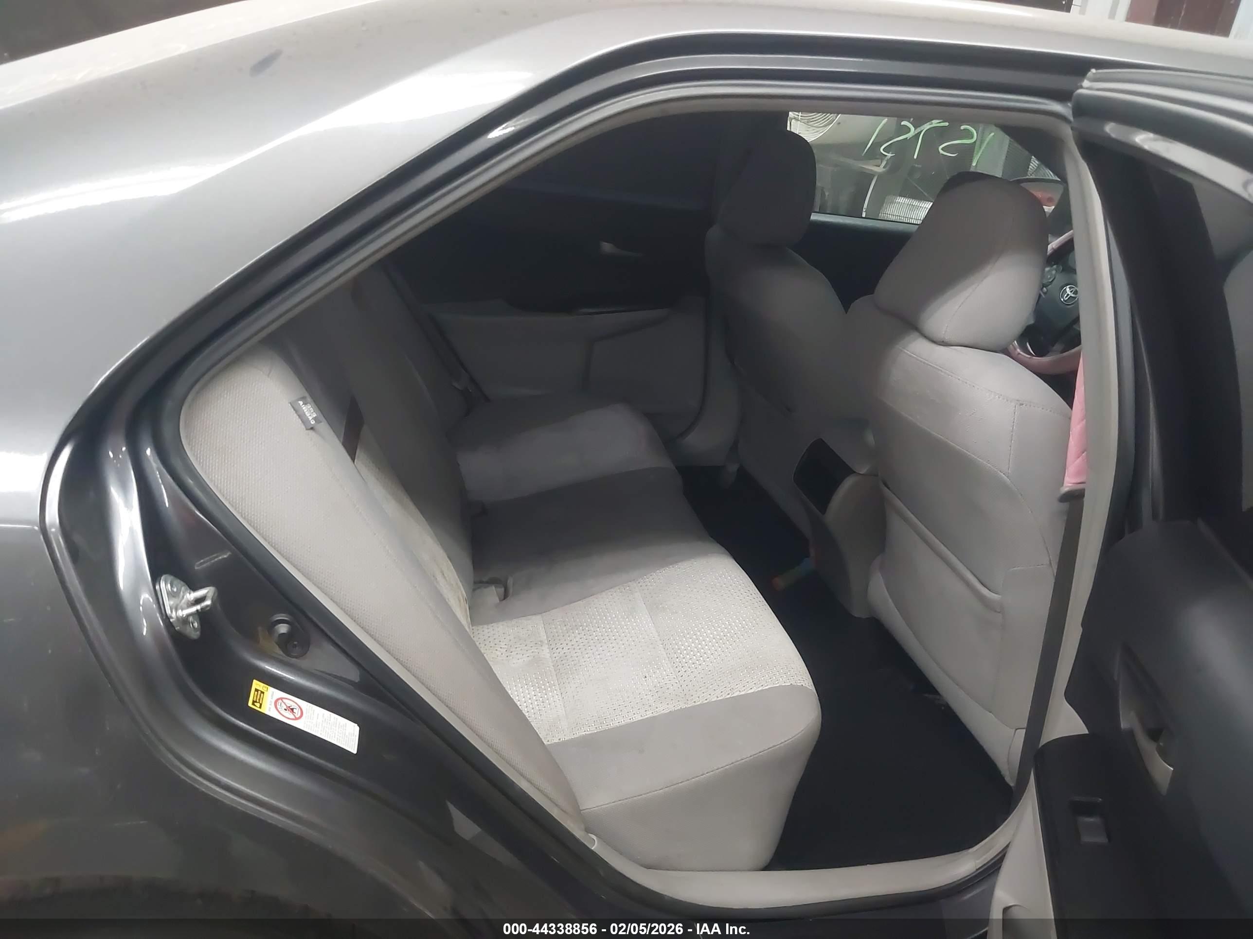 TOYOTA CAMRY image 8