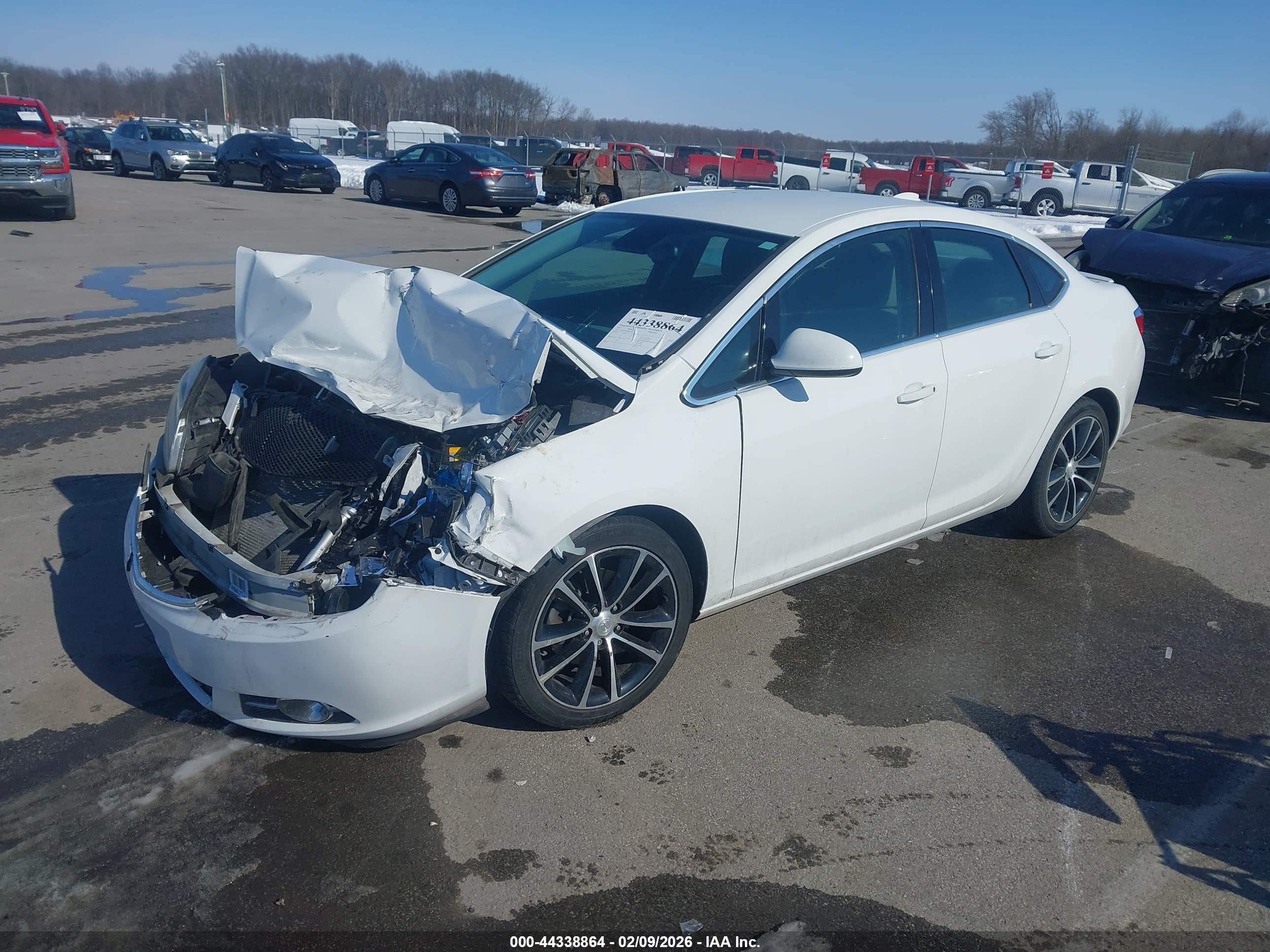 BUICK VERANO image 2
