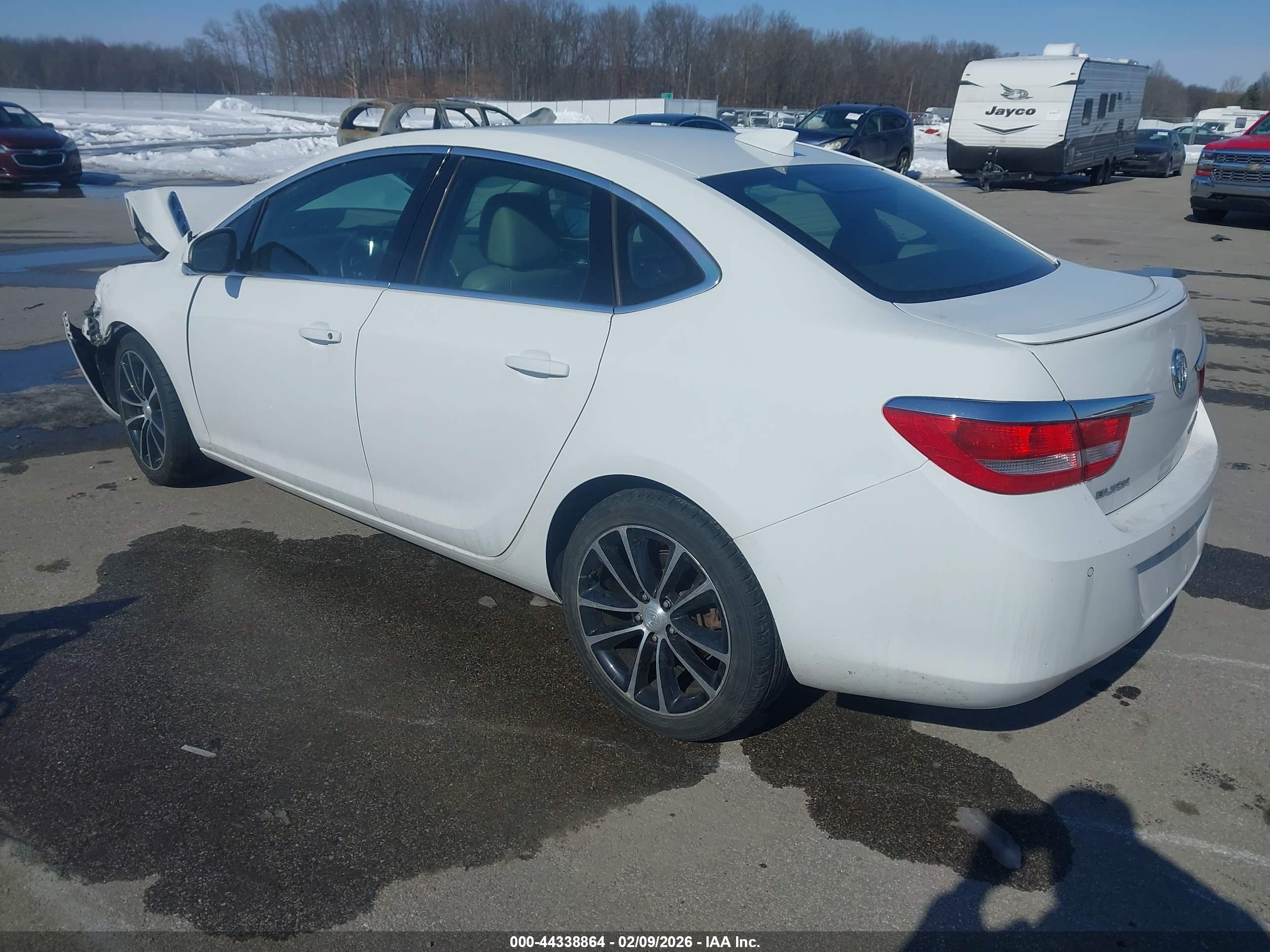 BUICK VERANO image 3