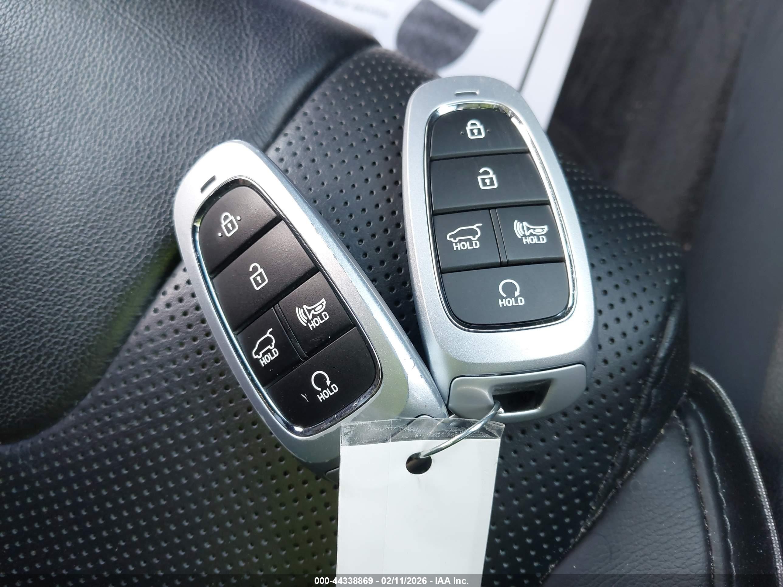 HYUNDAI SANTA image 11