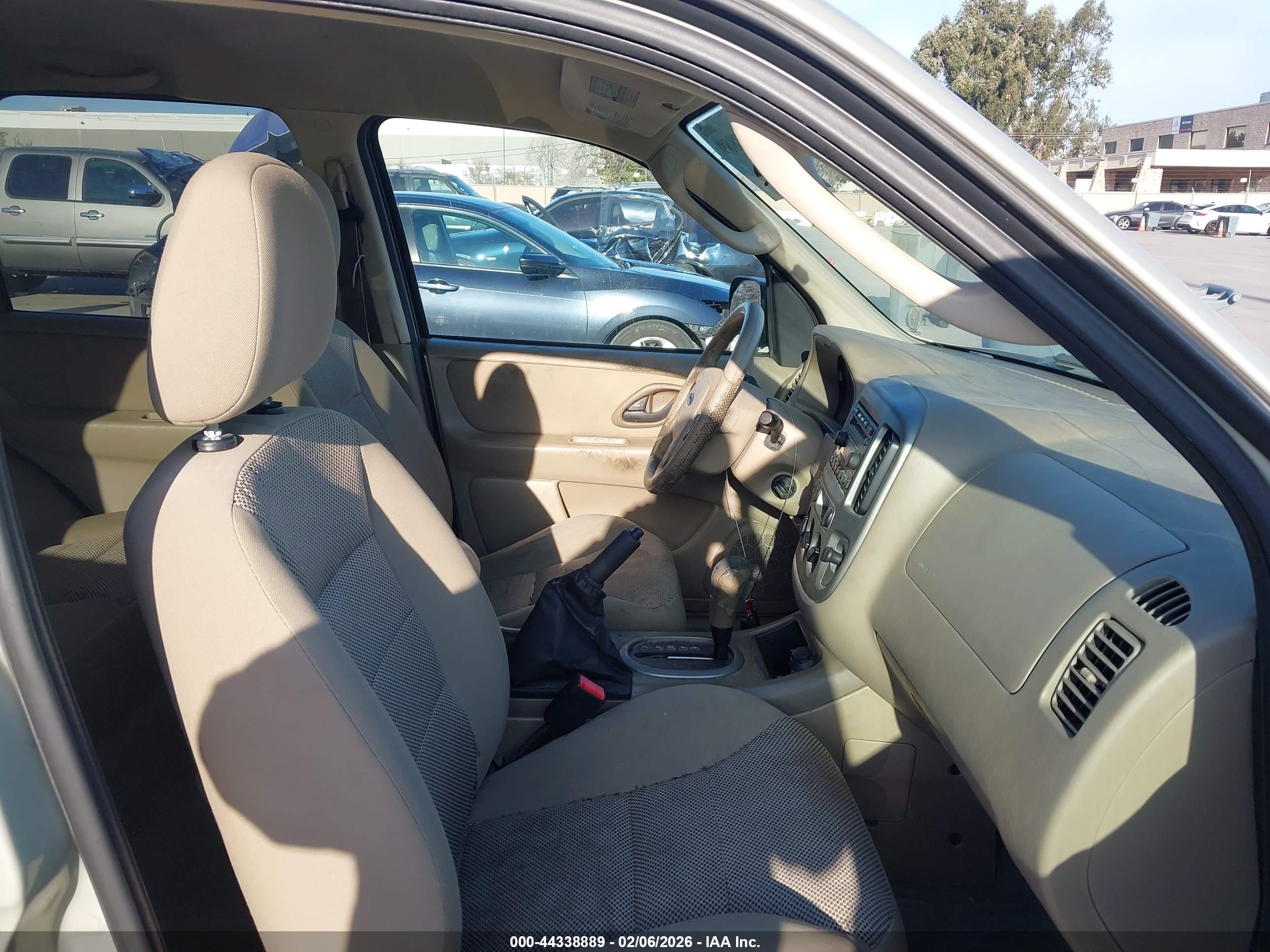 FORD ESCAPE image 5