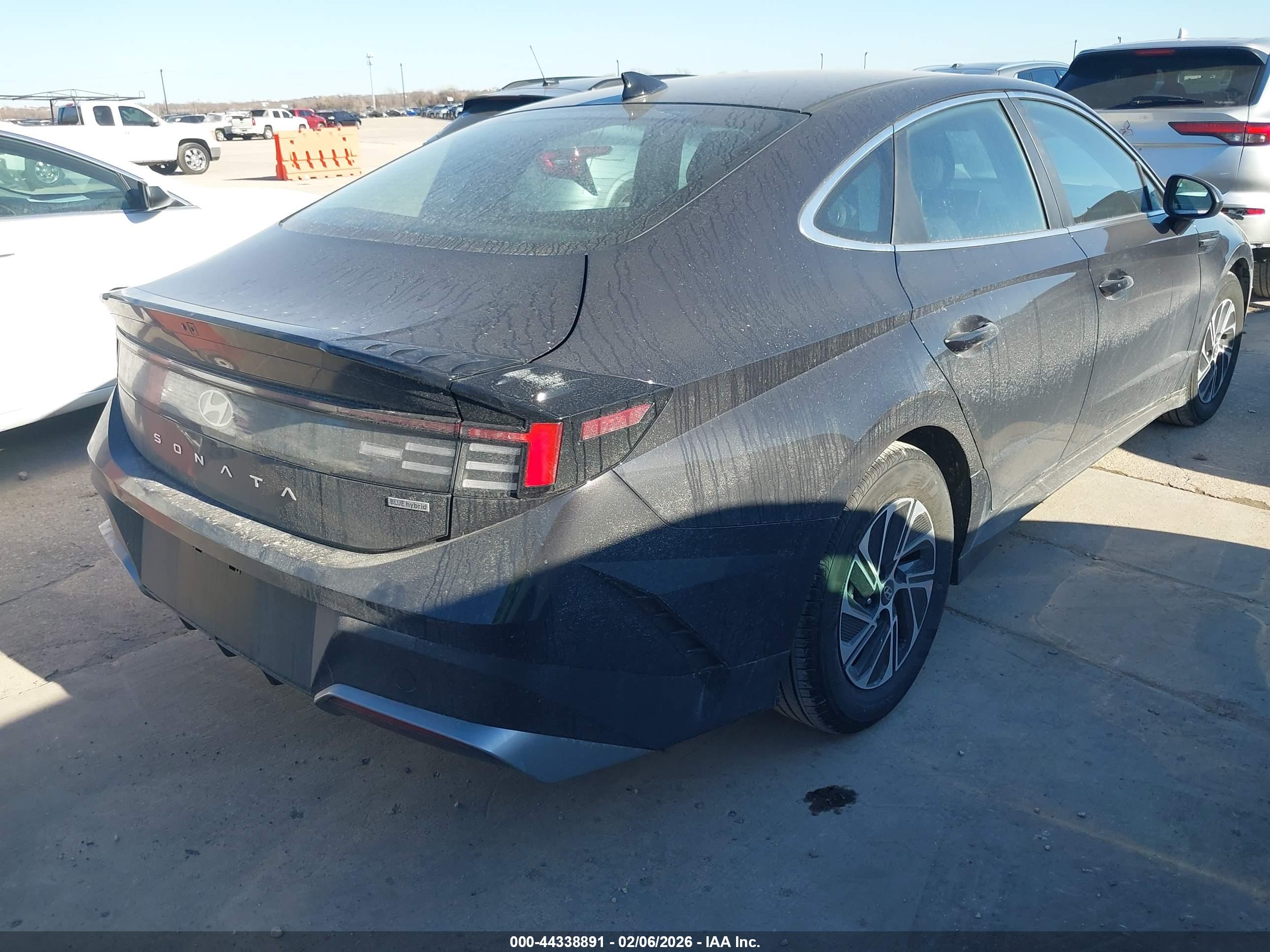 HYUNDAI SONATA image 4