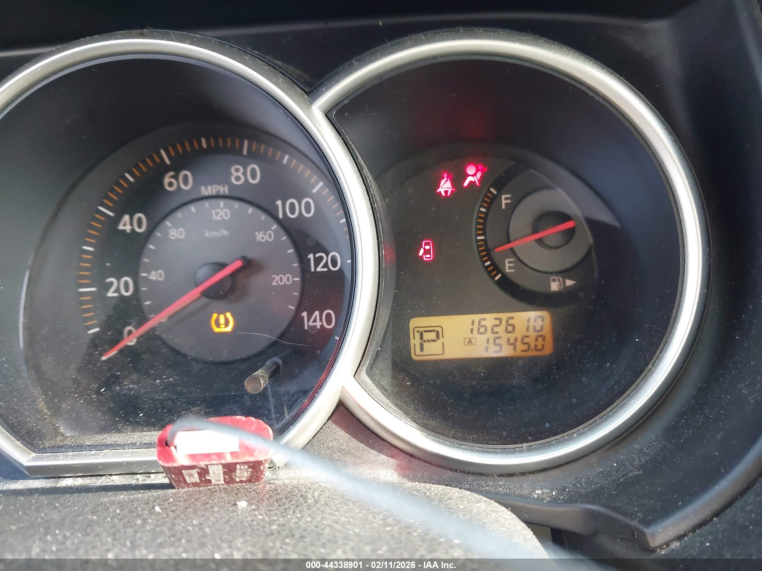 NISSAN VERSA image 7