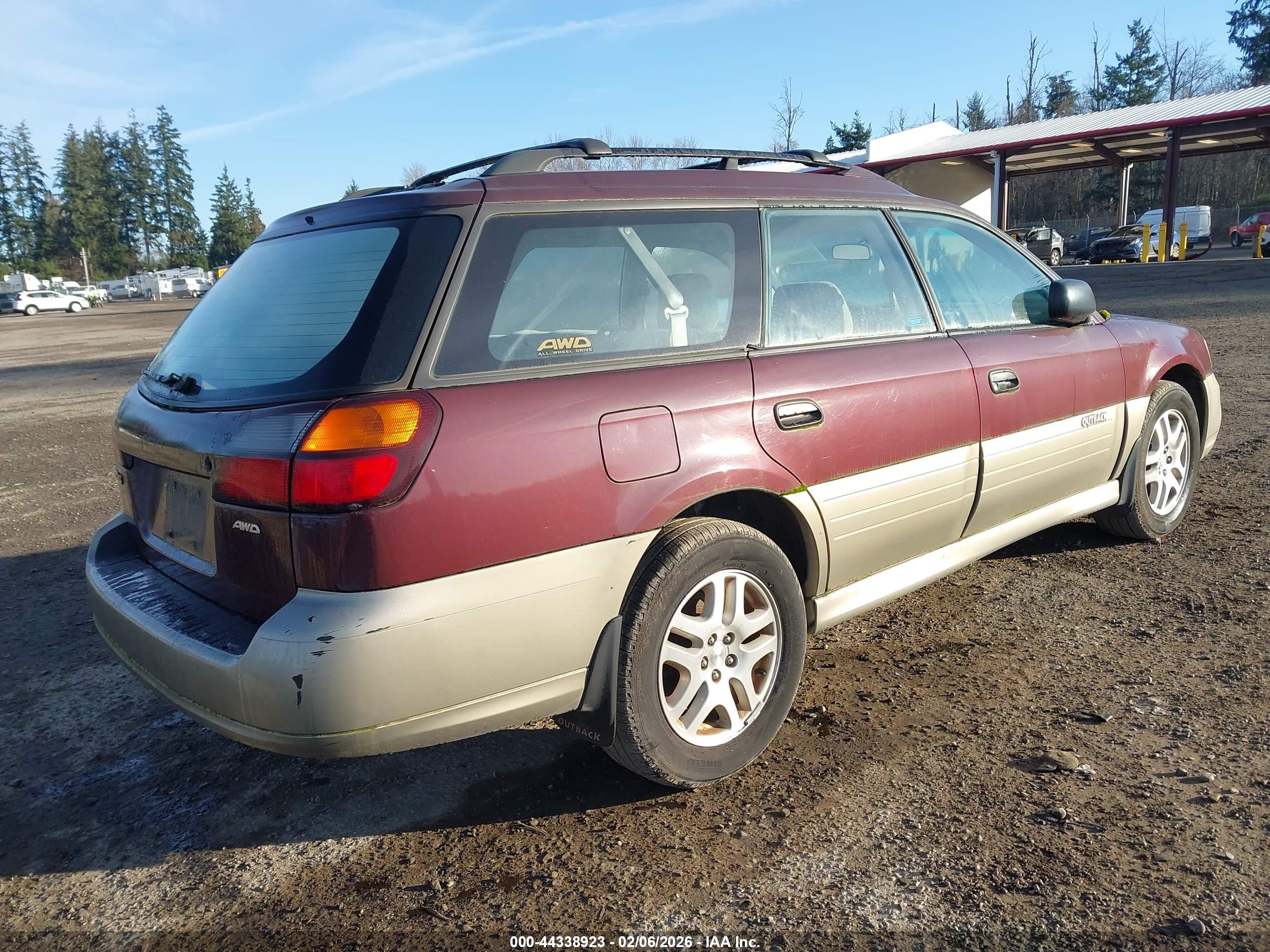 SUBARU OUTBACK image 4