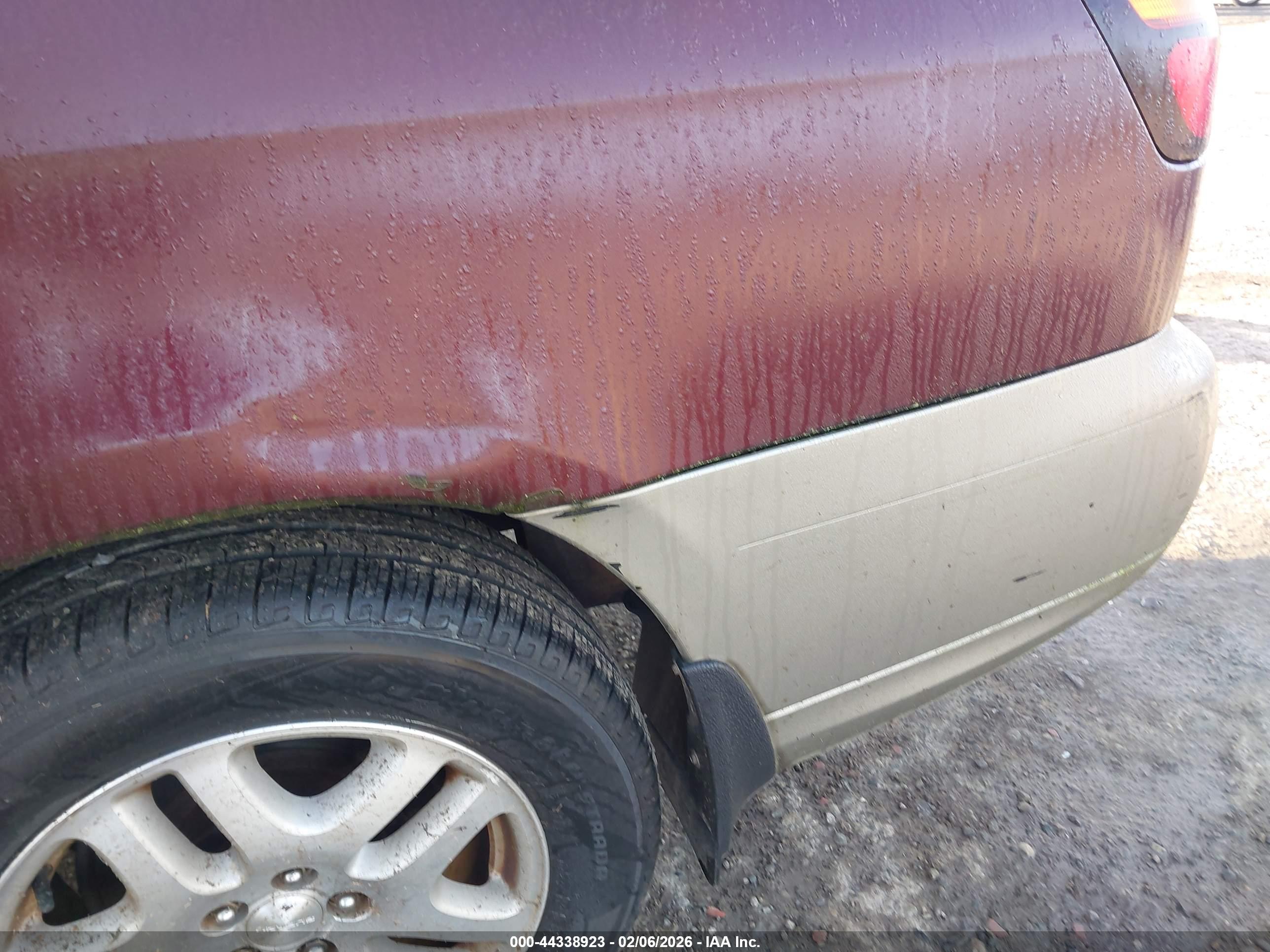 SUBARU OUTBACK image 6