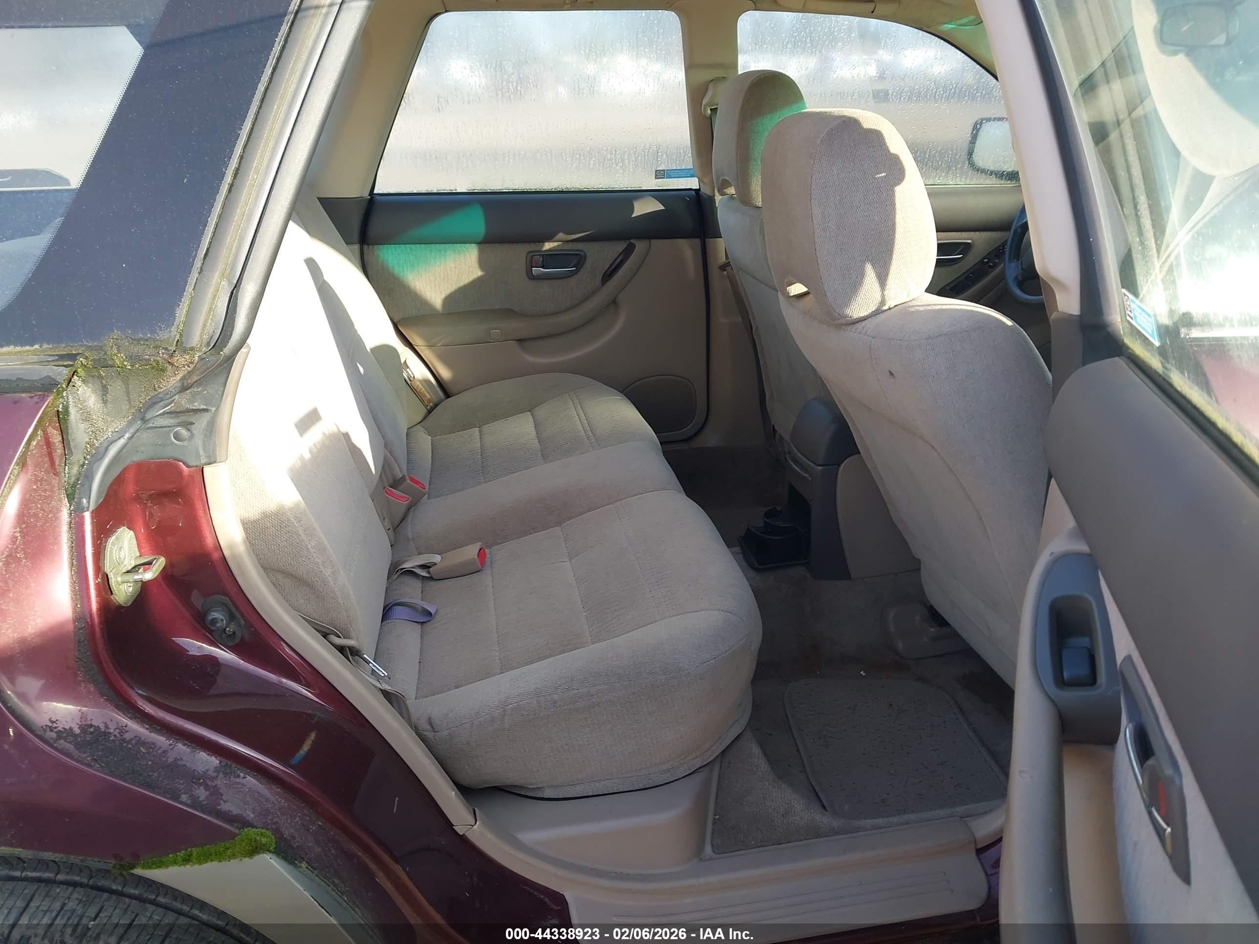 SUBARU OUTBACK image 8