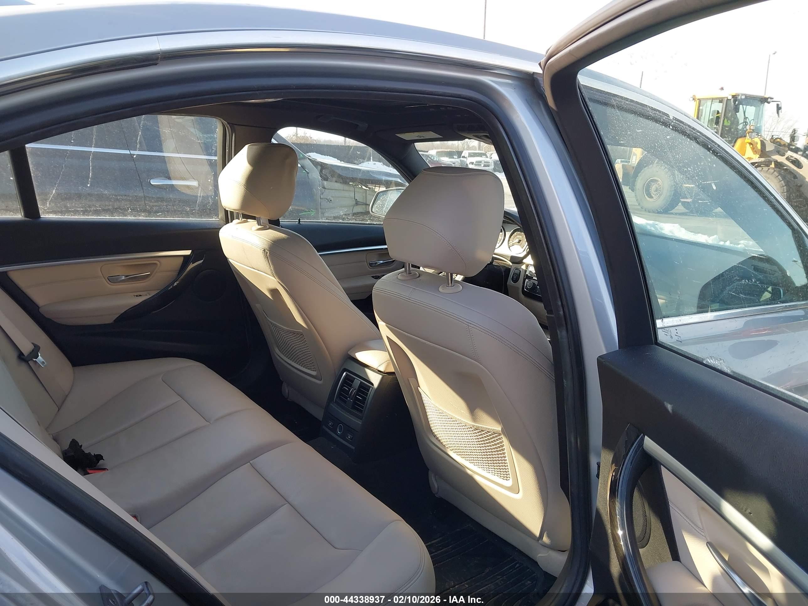 BMW 330I image 8