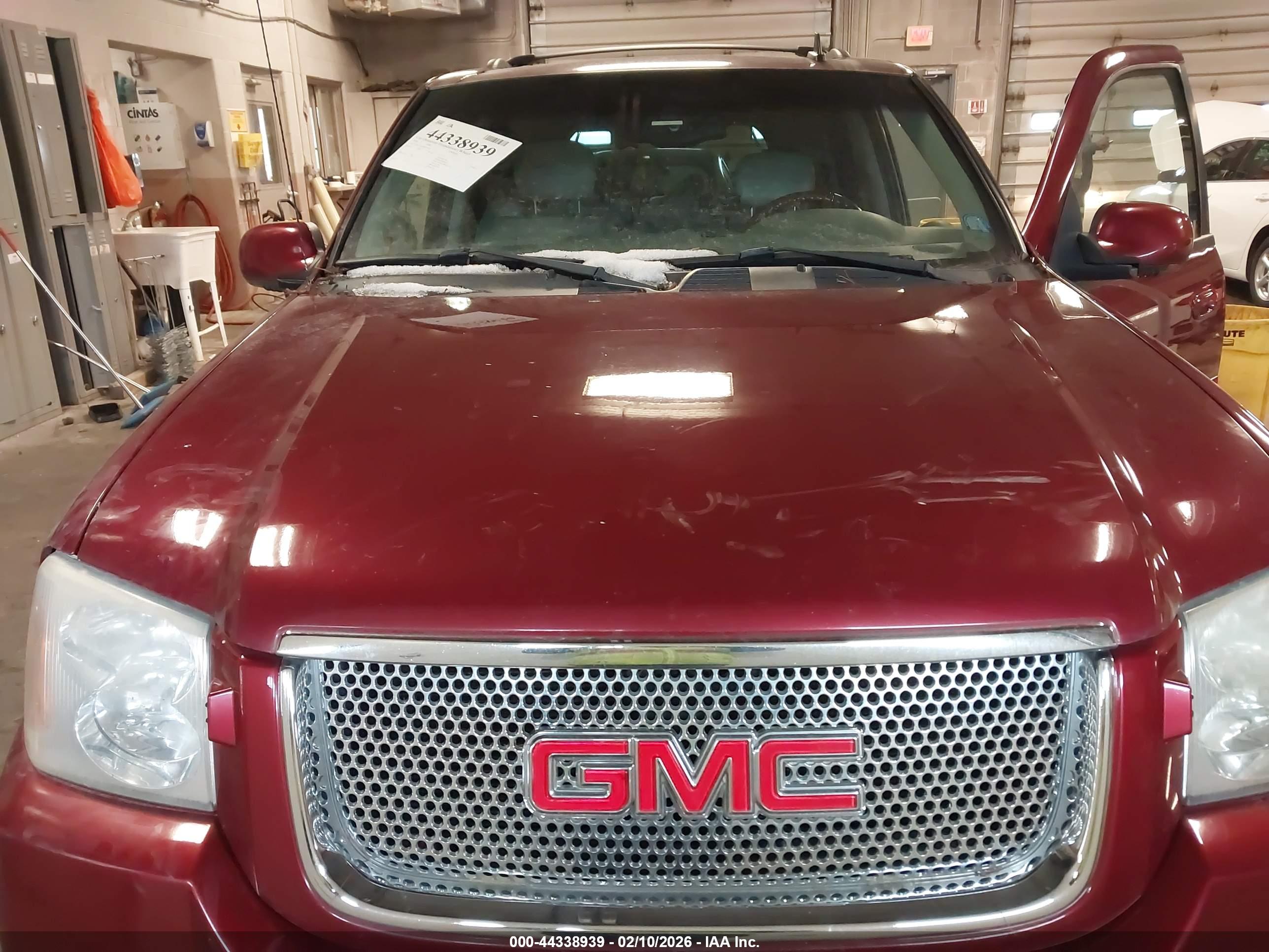 GMC ENVOY image 6