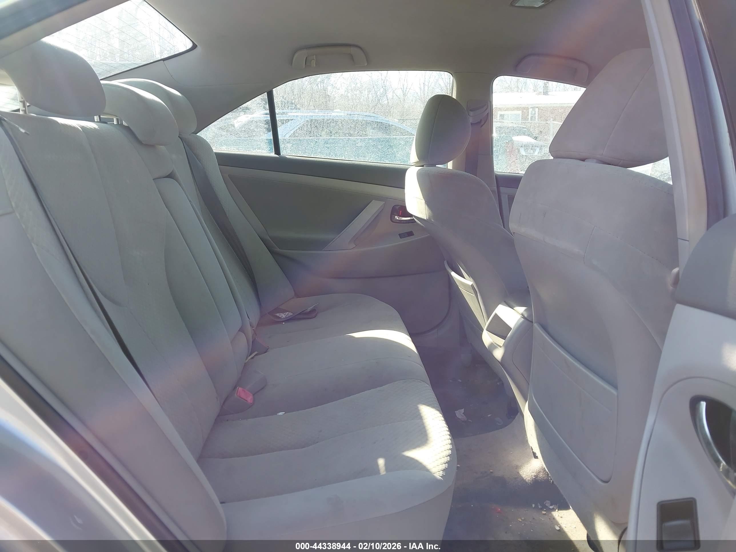 TOYOTA CAMRY image 8