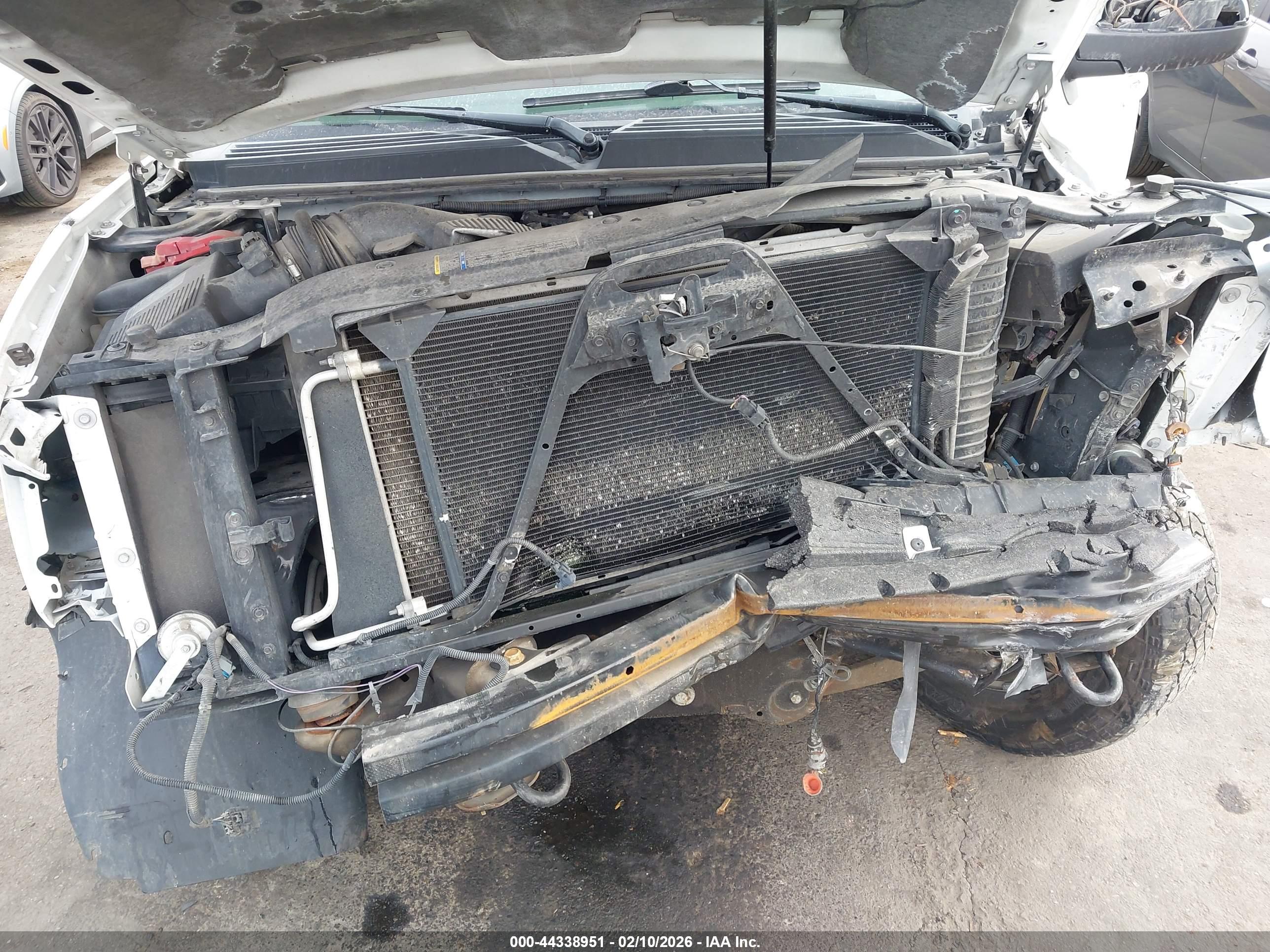 CHEVROLET SUBURBAN image 10