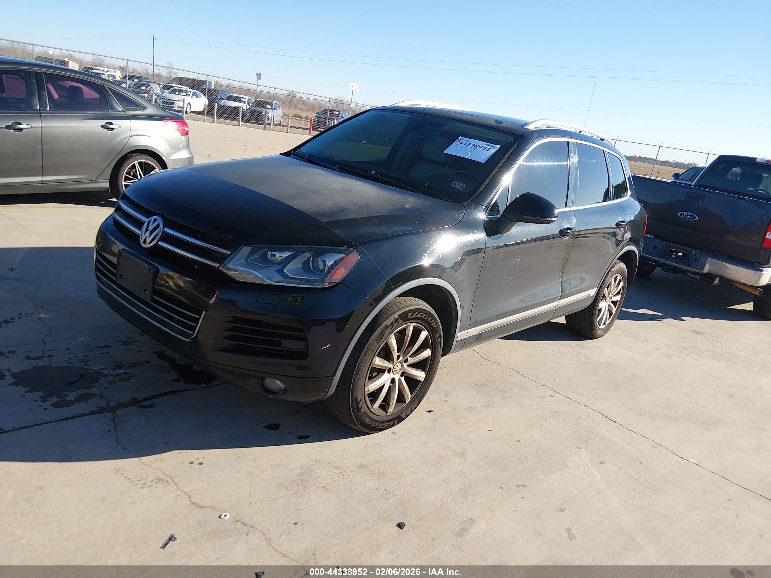 VOLKSWAGEN TOUAREG image 2
