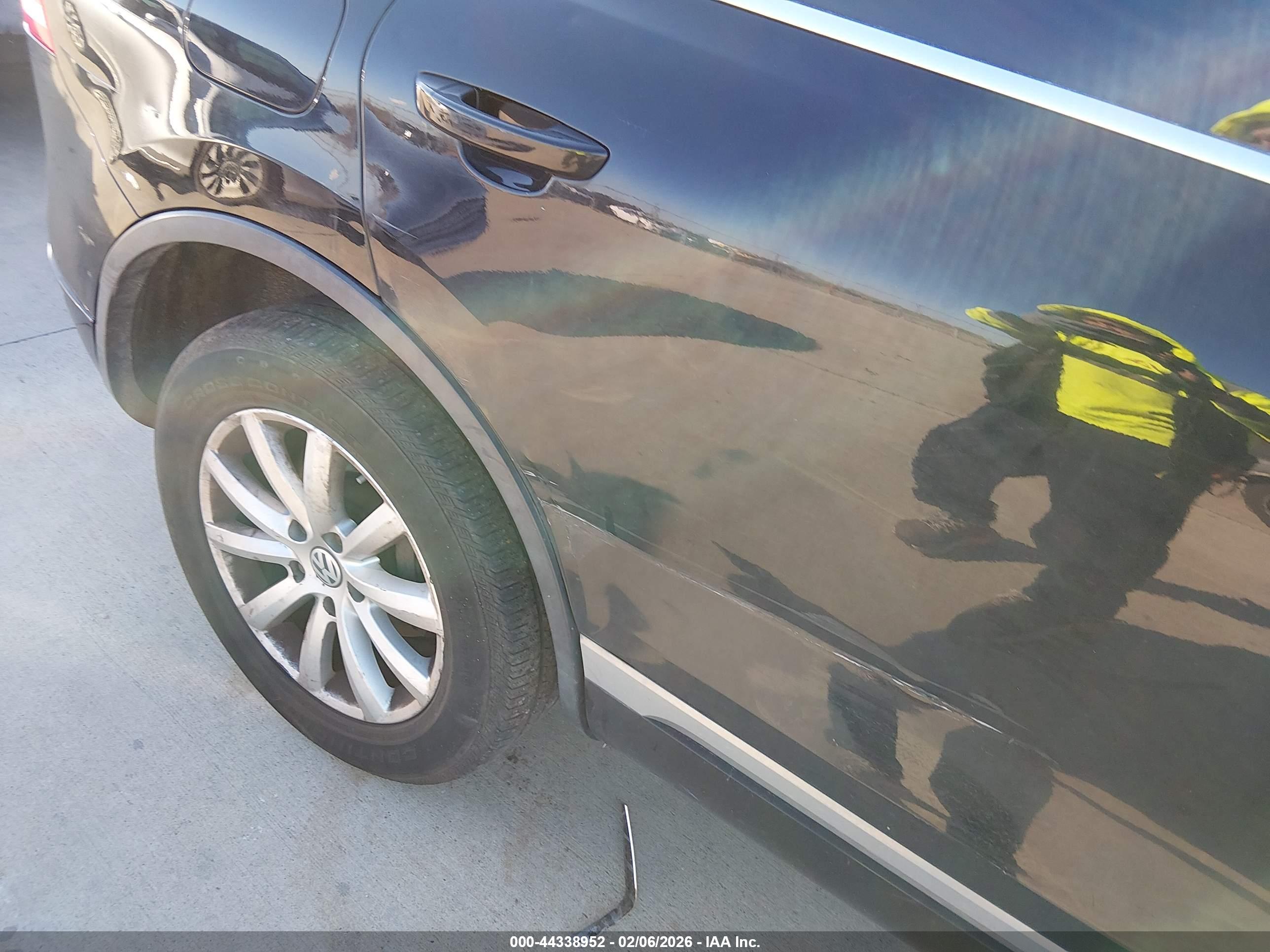 VOLKSWAGEN TOUAREG image 6