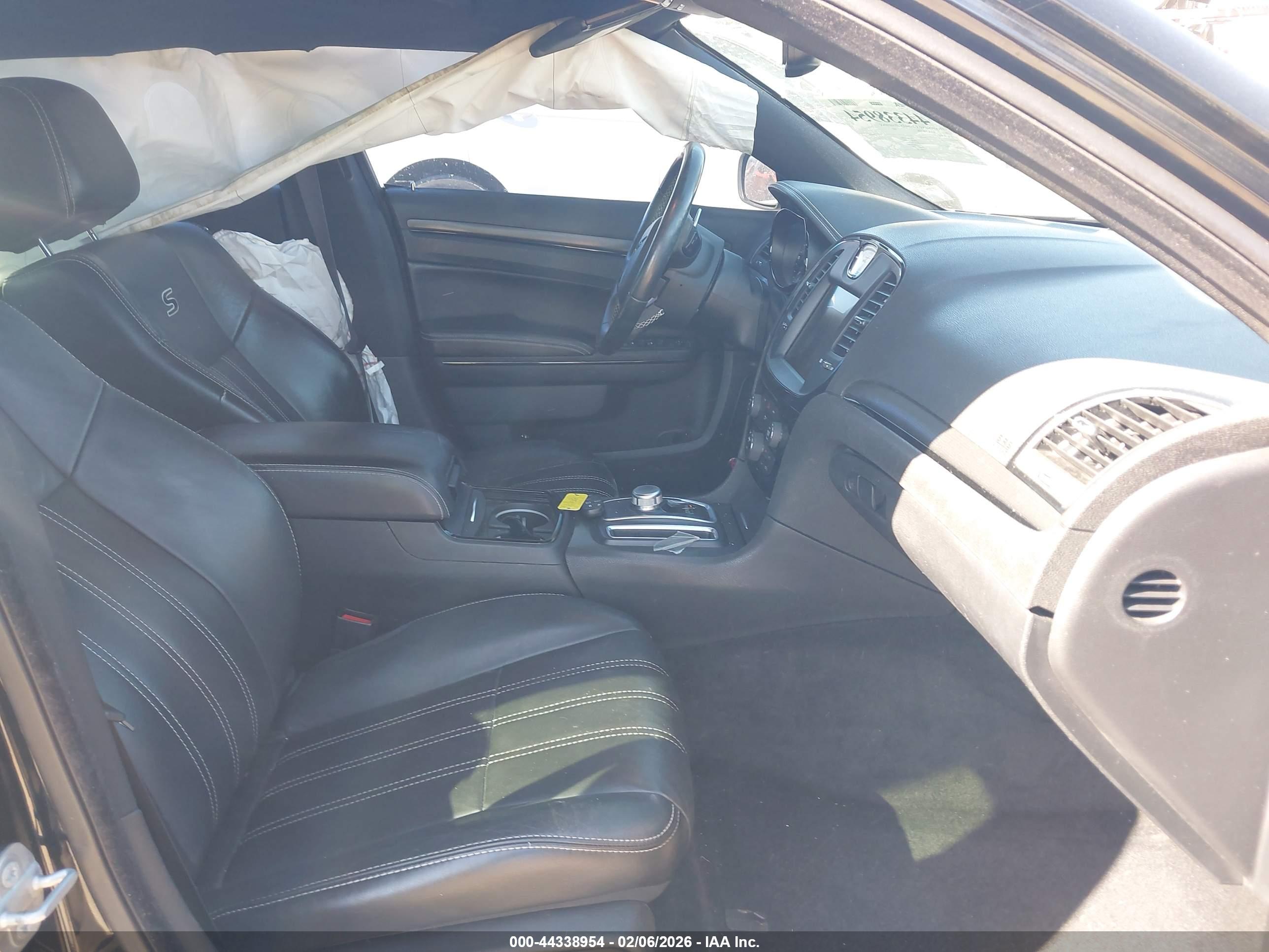 CHRYSLER 300 image 5