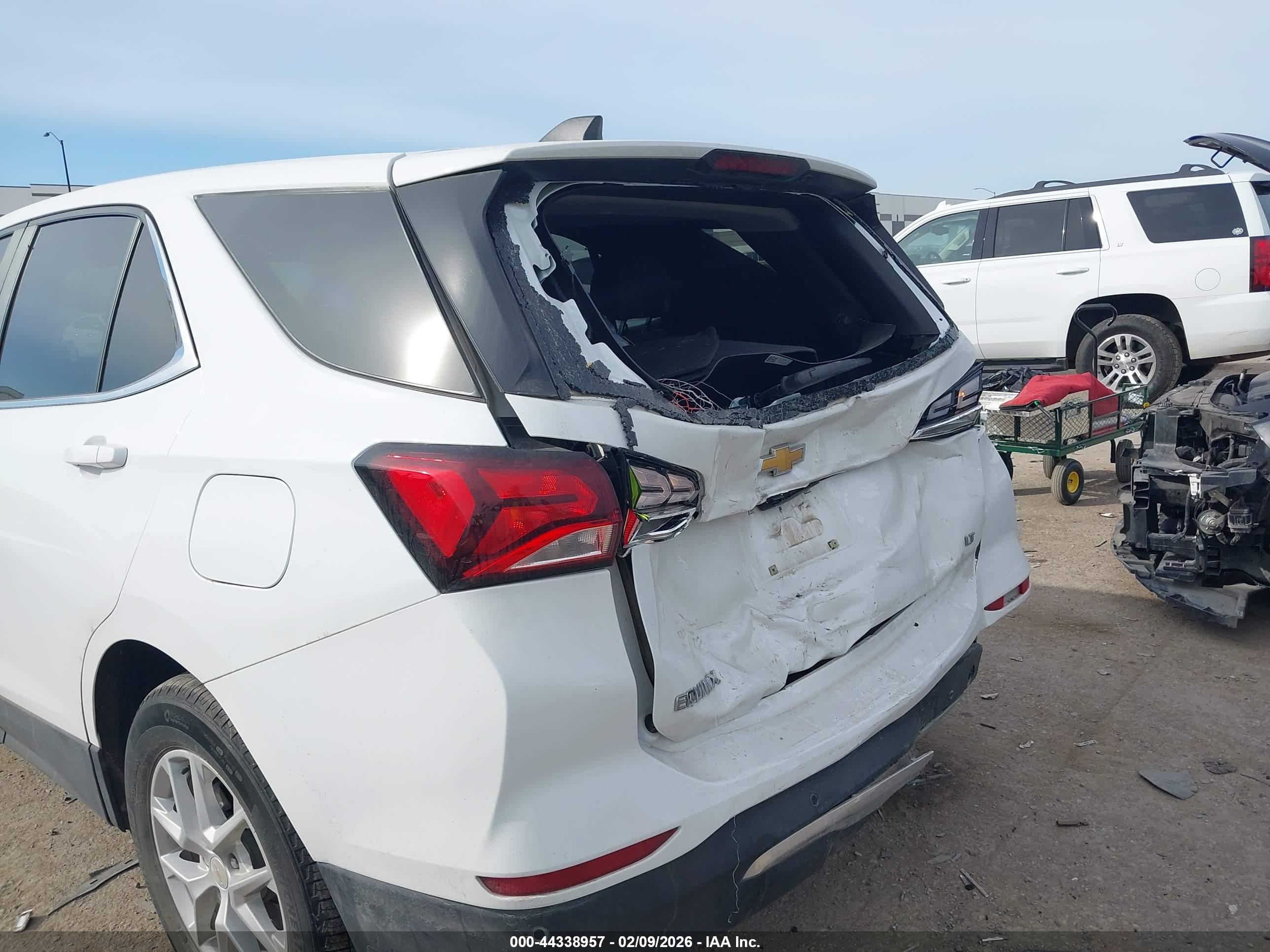 CHEVROLET EQUINOX image 6