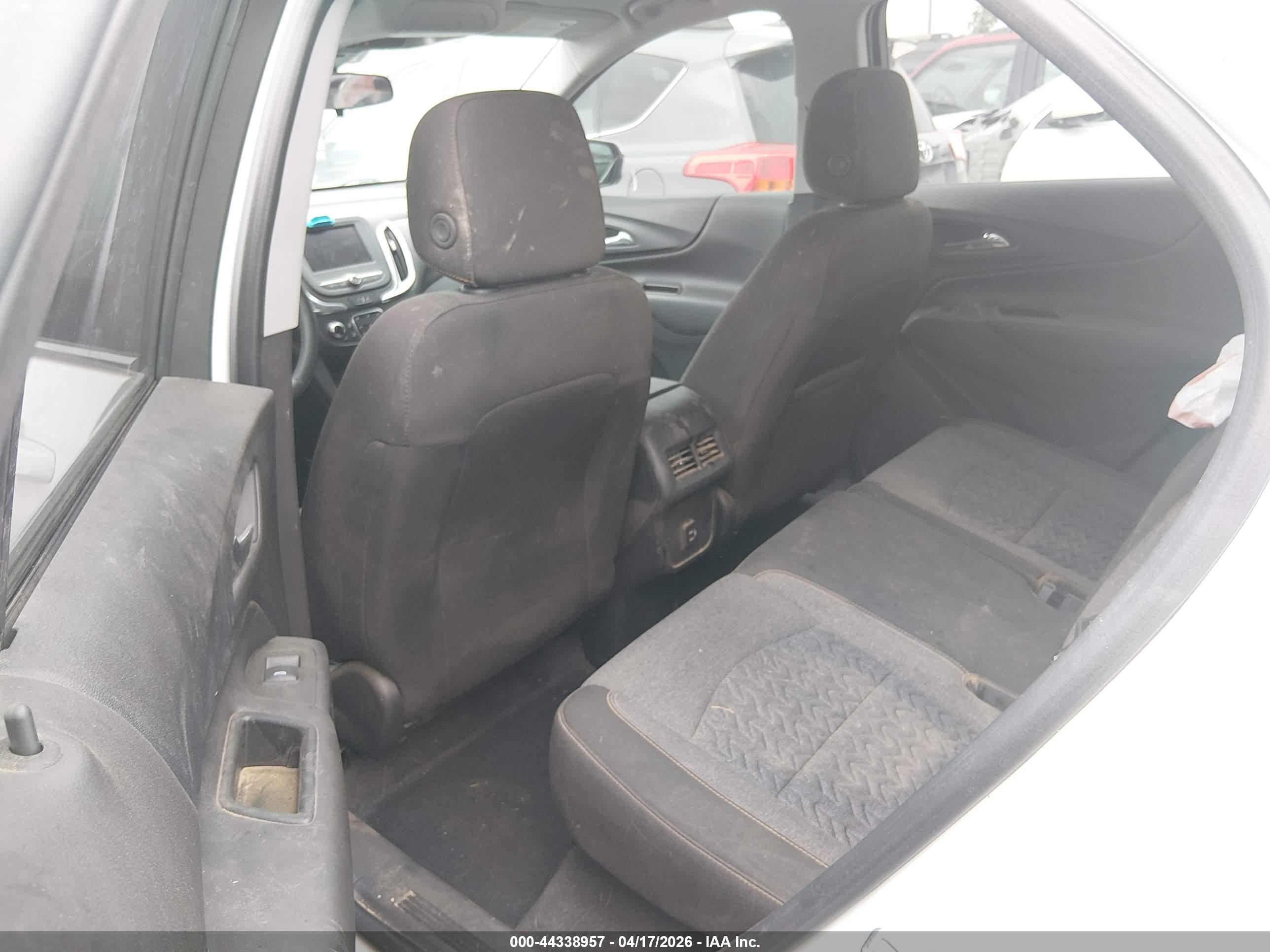 CHEVROLET EQUINOX image 8