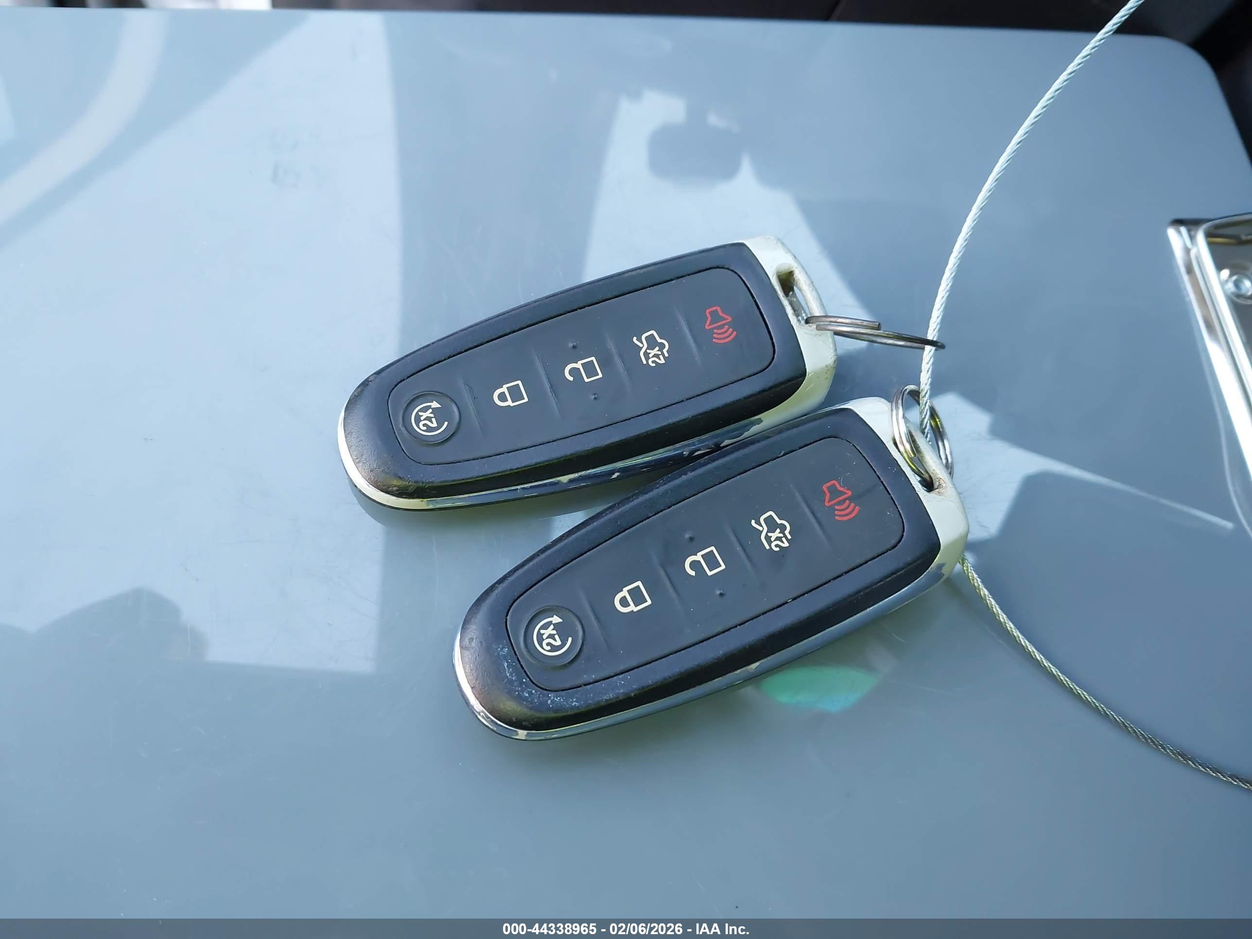 FORD EXPLORER image 11