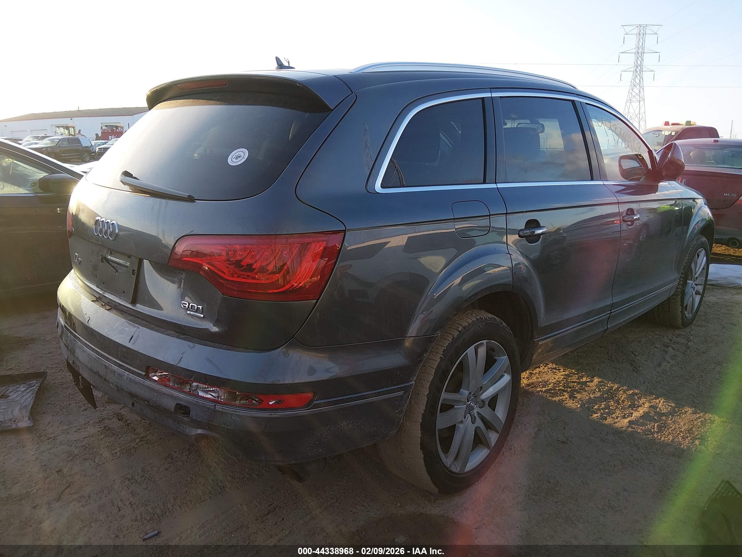 AUDI Q7 image 4