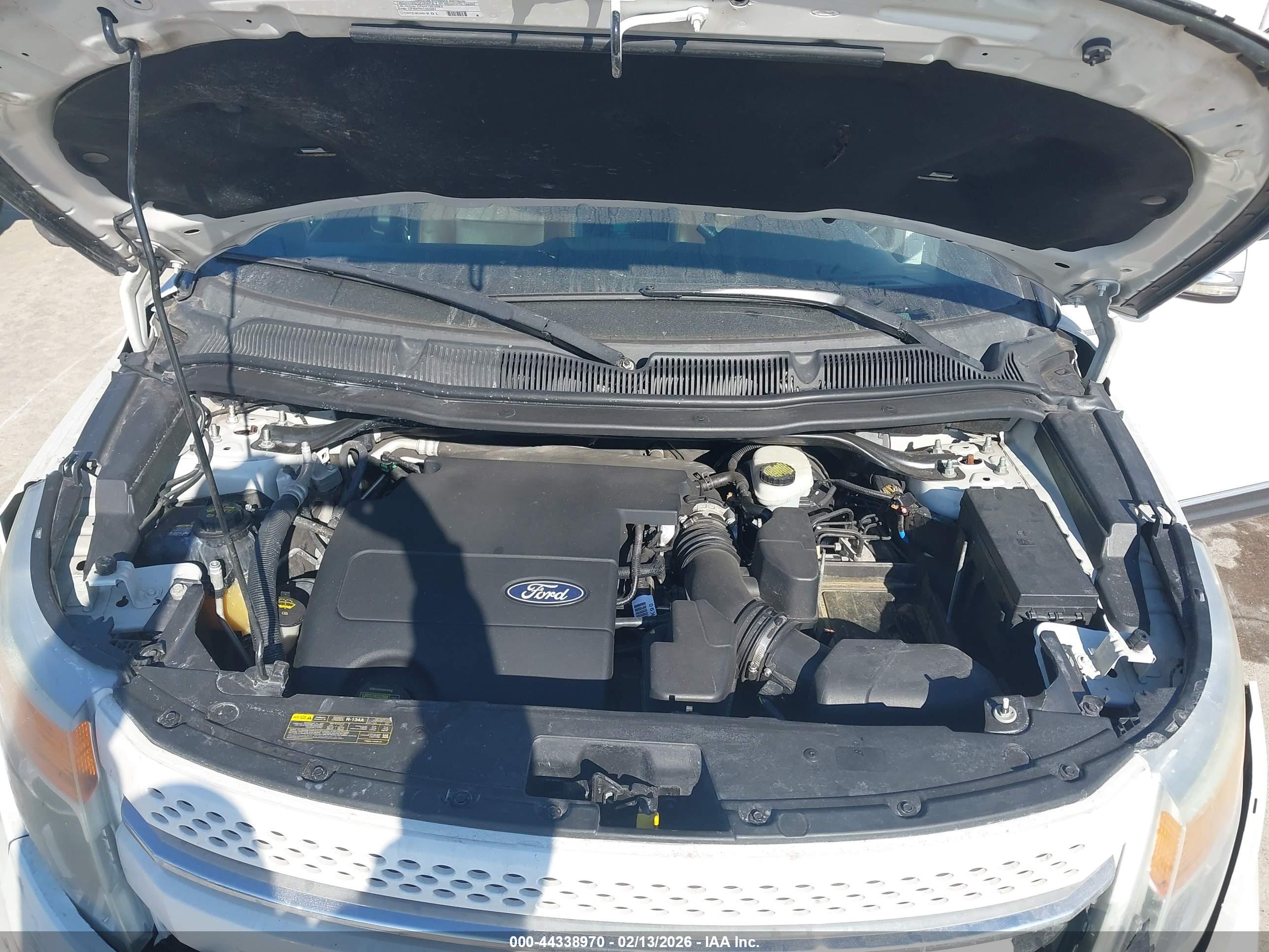 FORD EXPLORER image 10
