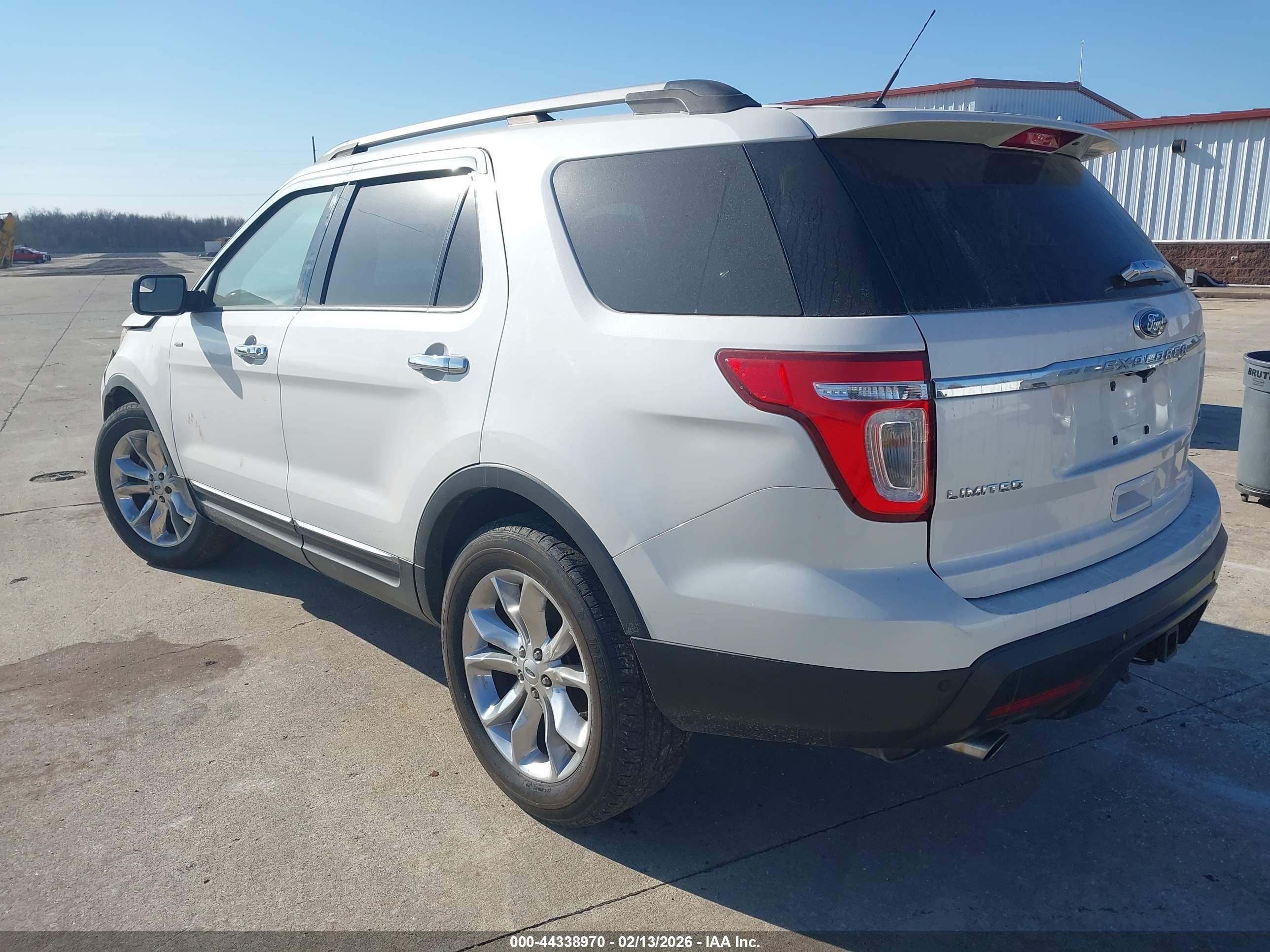 FORD EXPLORER image 3