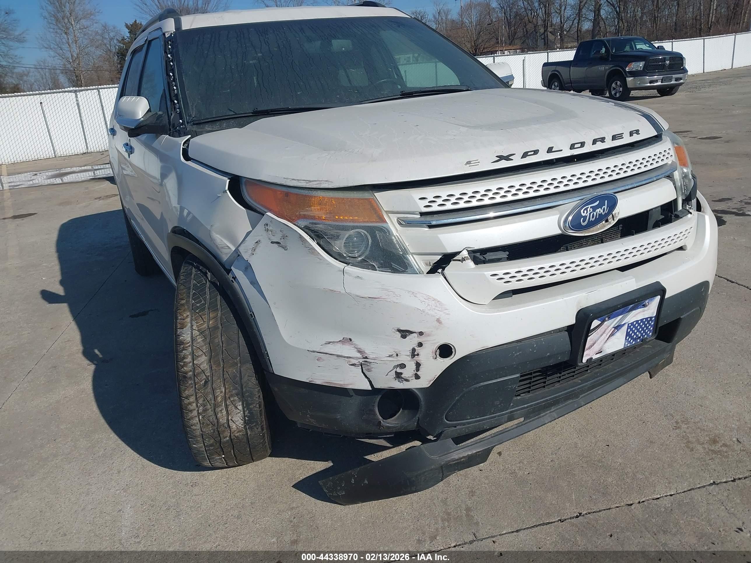 FORD EXPLORER image 6