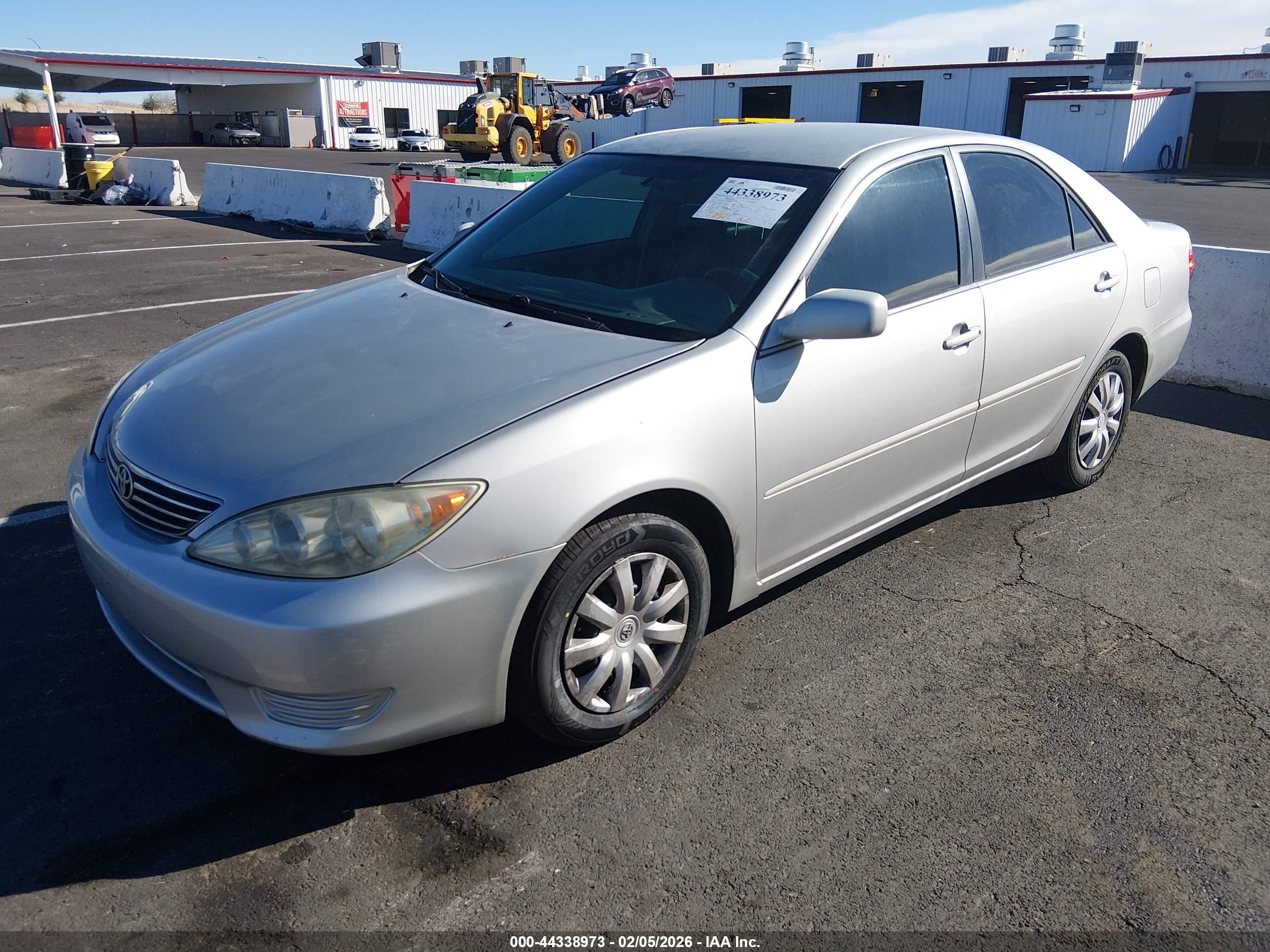 TOYOTA CAMRY image 2