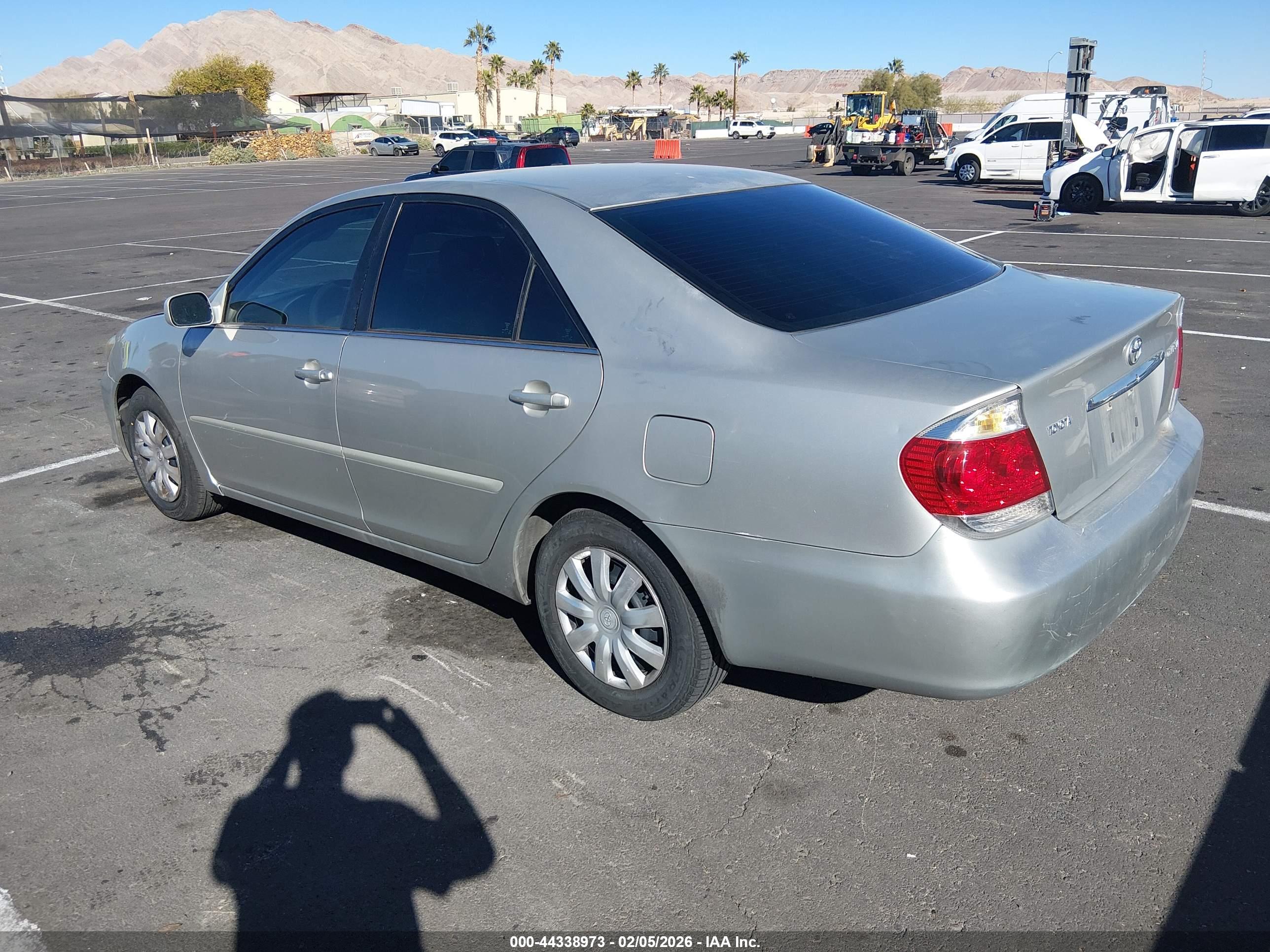 TOYOTA CAMRY image 3
