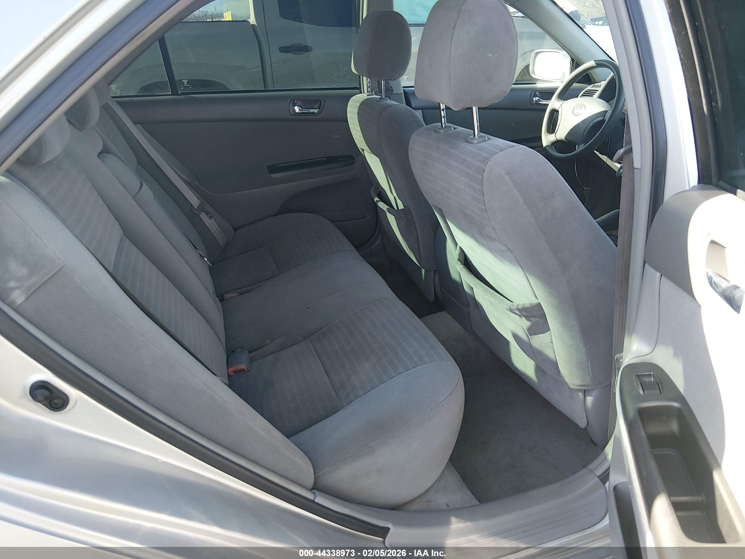 TOYOTA CAMRY image 8