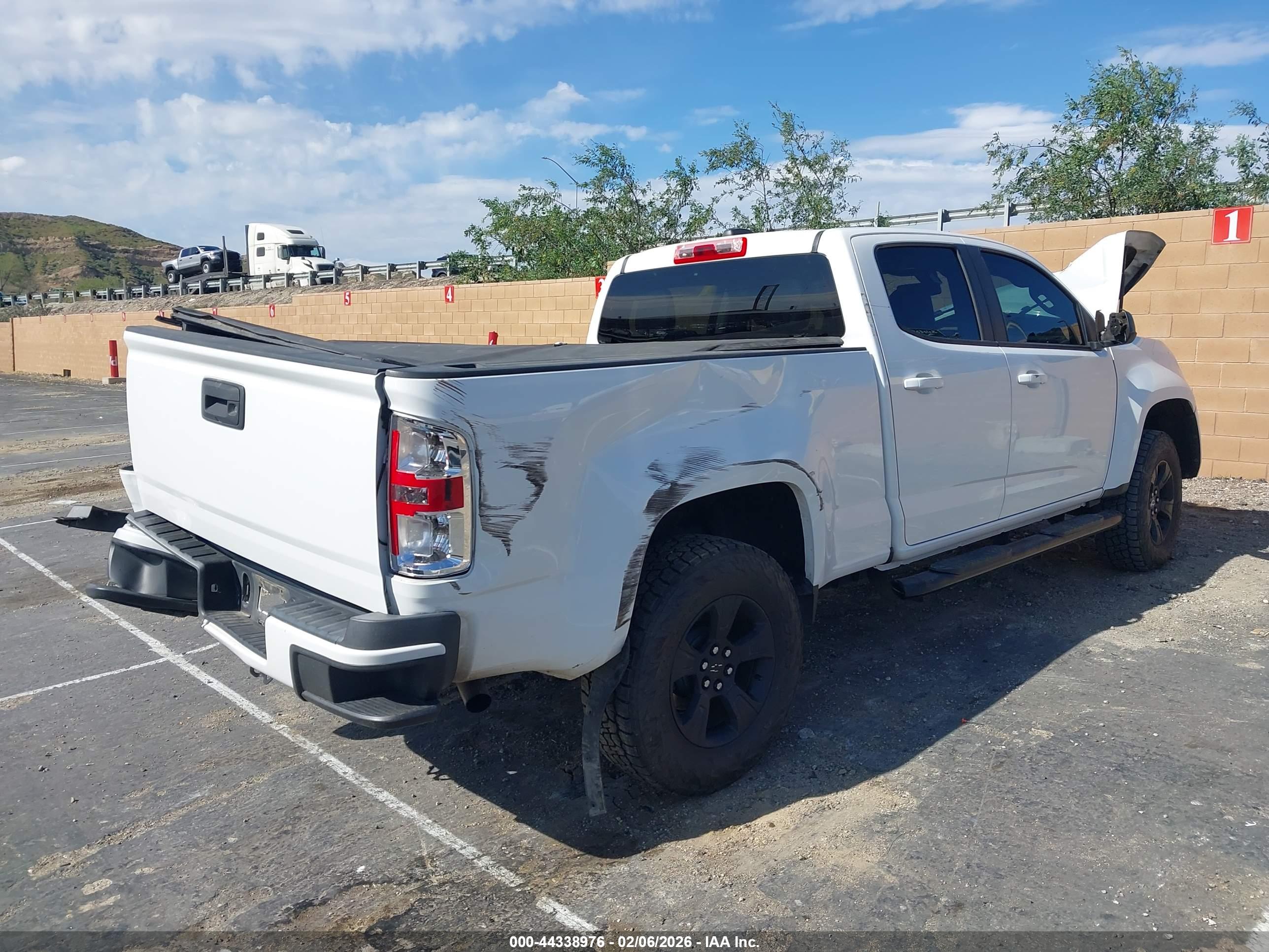 CHEVROLET COLORADO image 4