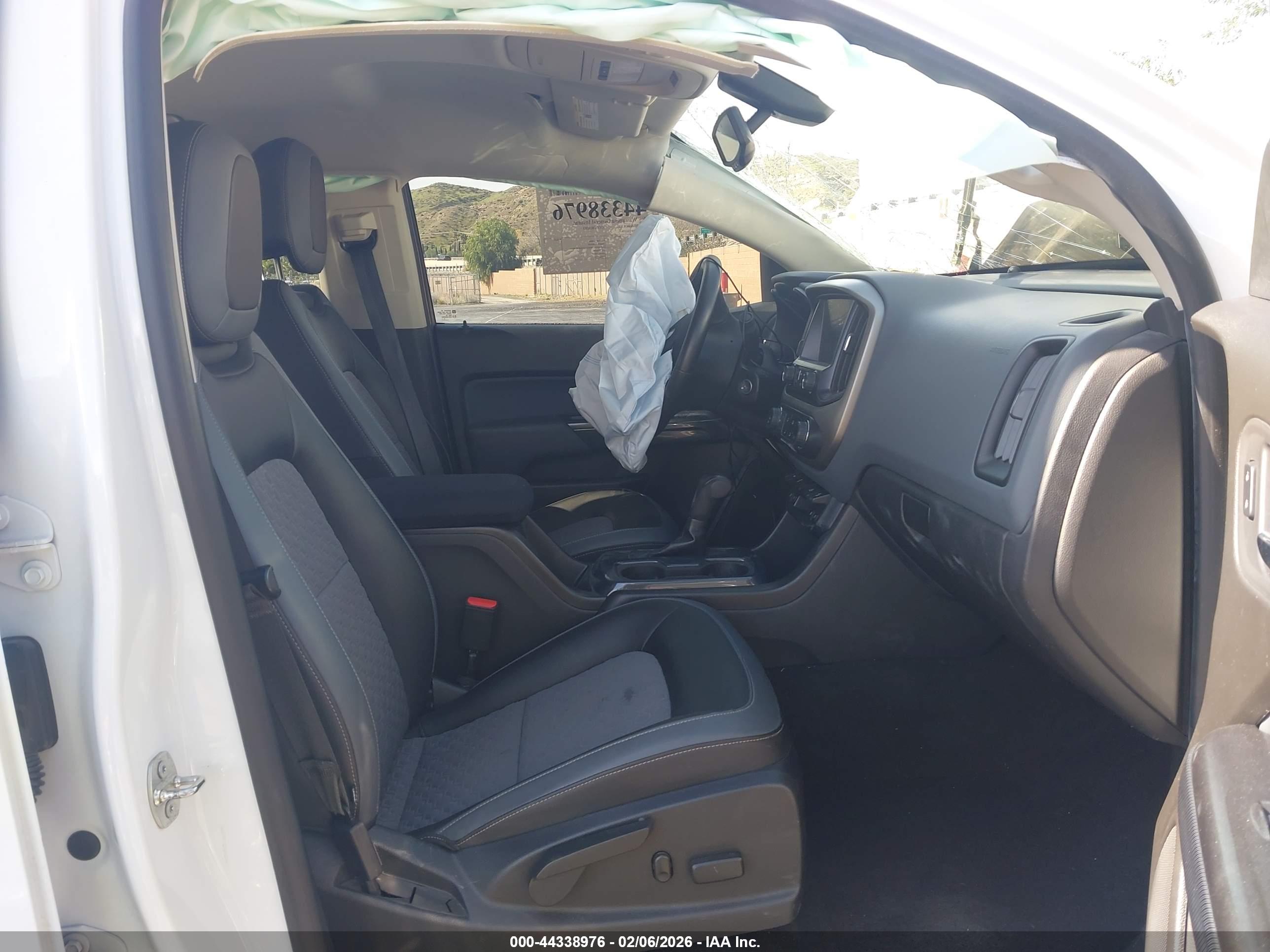 CHEVROLET COLORADO image 5