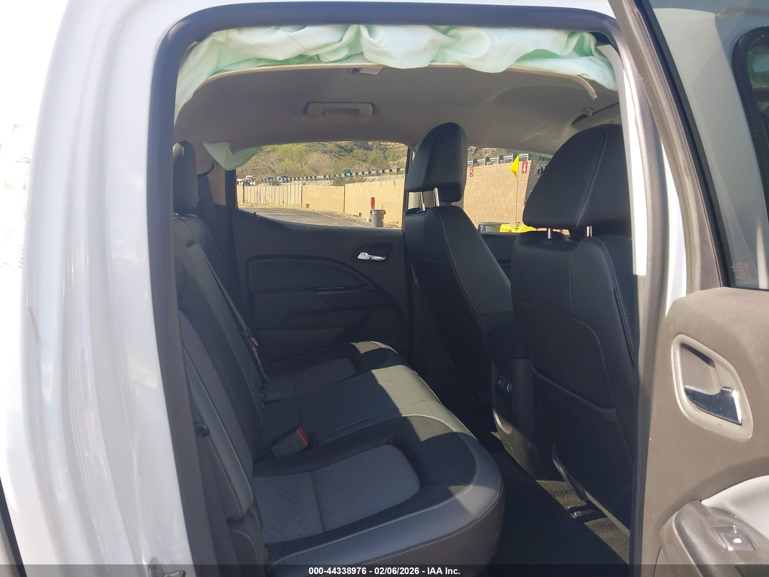 CHEVROLET COLORADO image 8
